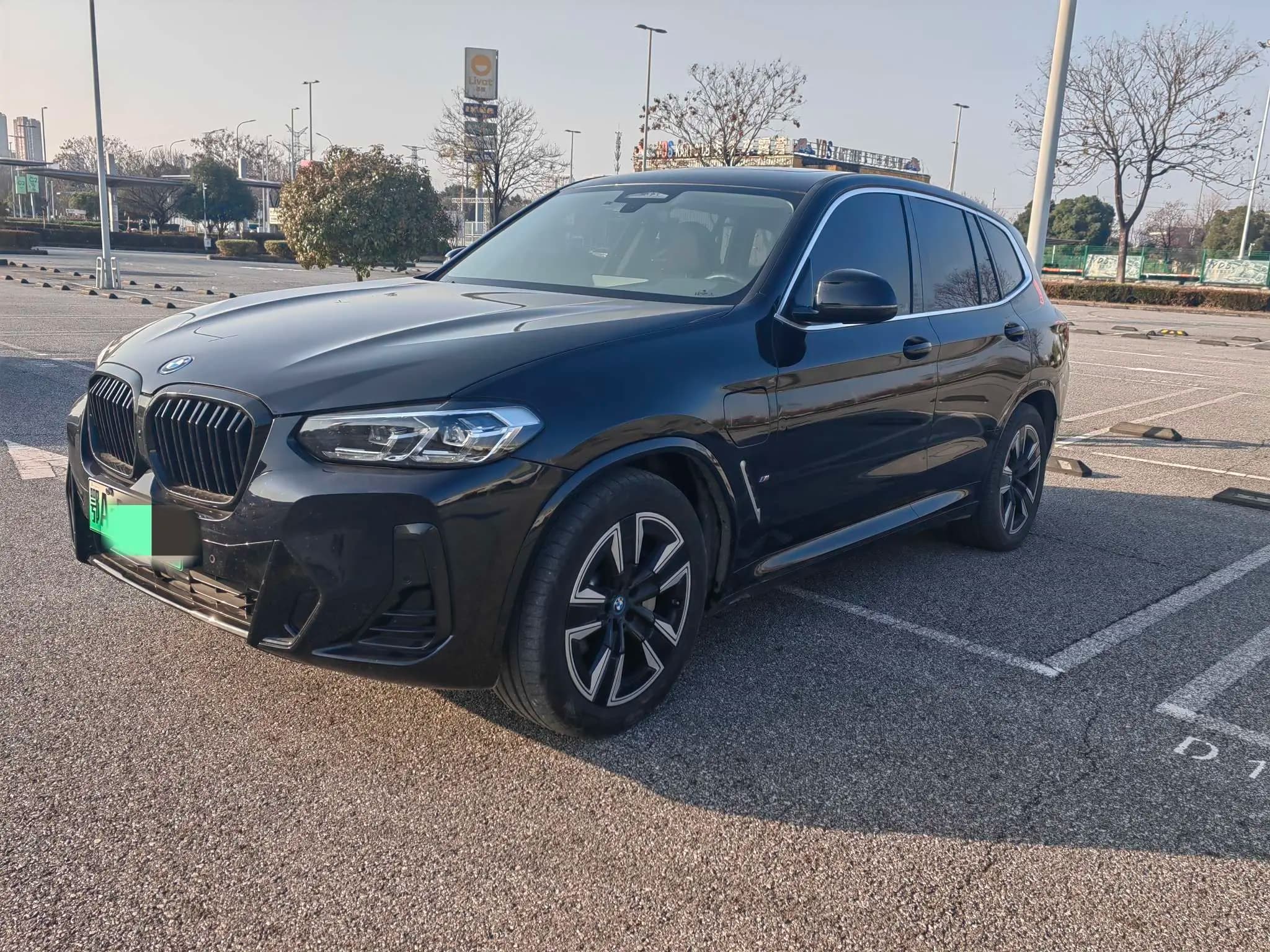 BMW iX3 2023 г. 15012 км.