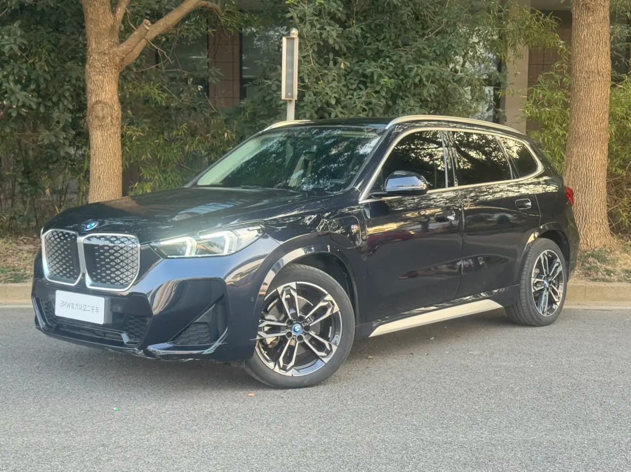 BMW iX1 2024 г. 8098 км.