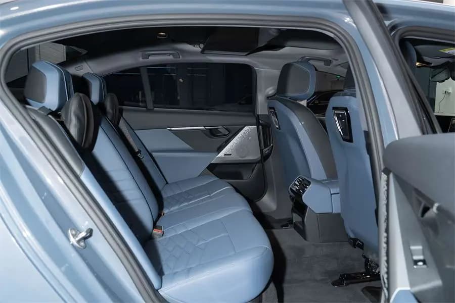 BMW i5 2024 г. 16355 км. — фото 11