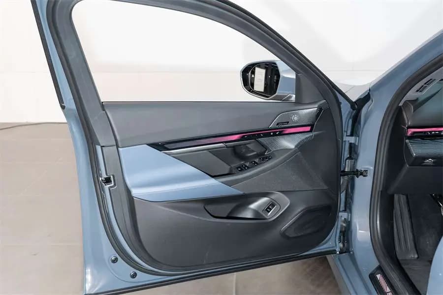 BMW i5 2024 г. 16355 км. — фото 12