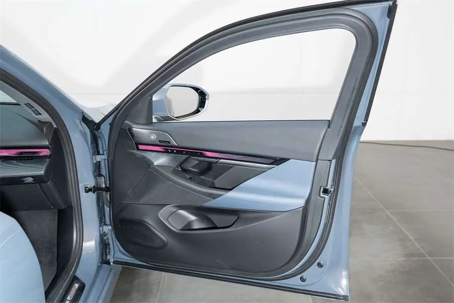 BMW i5 2024 г. 16355 км. — фото 16