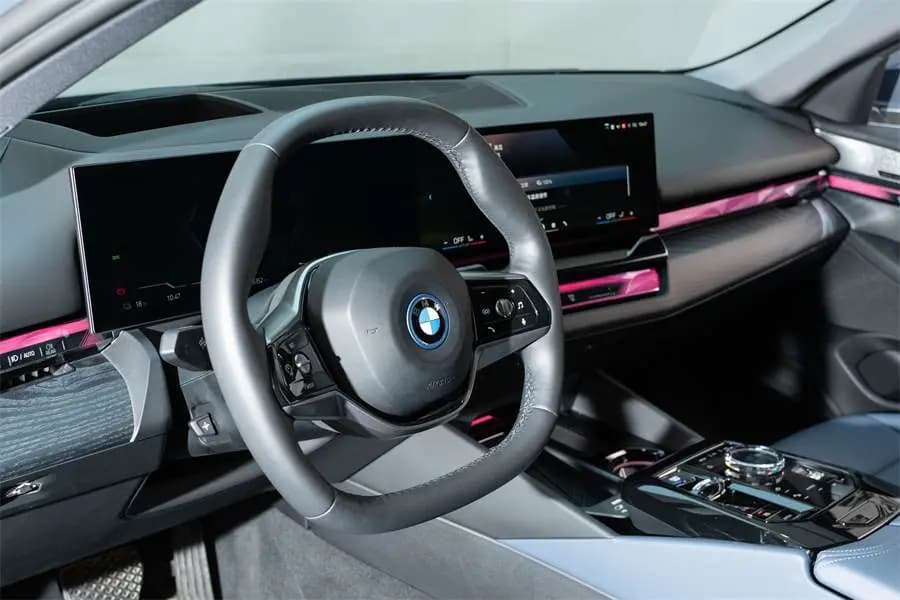 BMW i5 2024 г. 16355 км. — фото 8