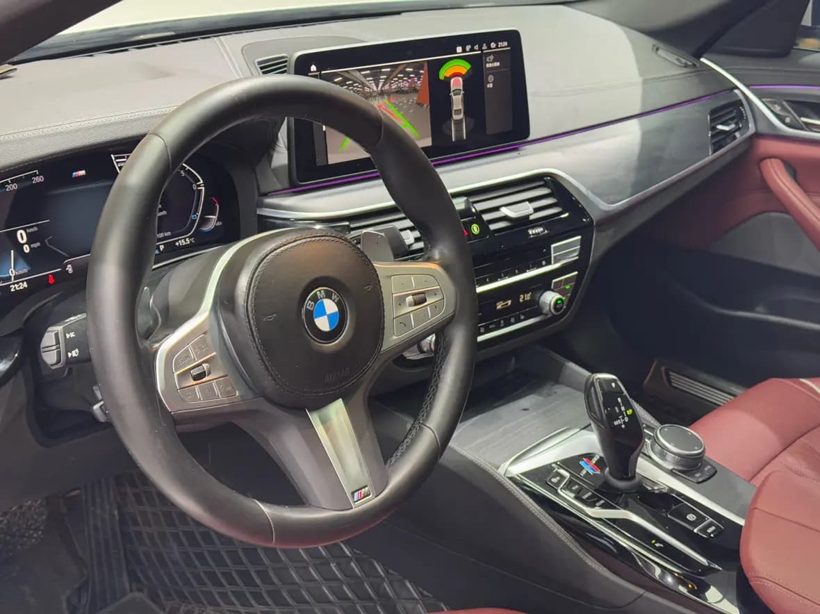 BMW 5 Series 2023 г. 36127 км. — фото 11