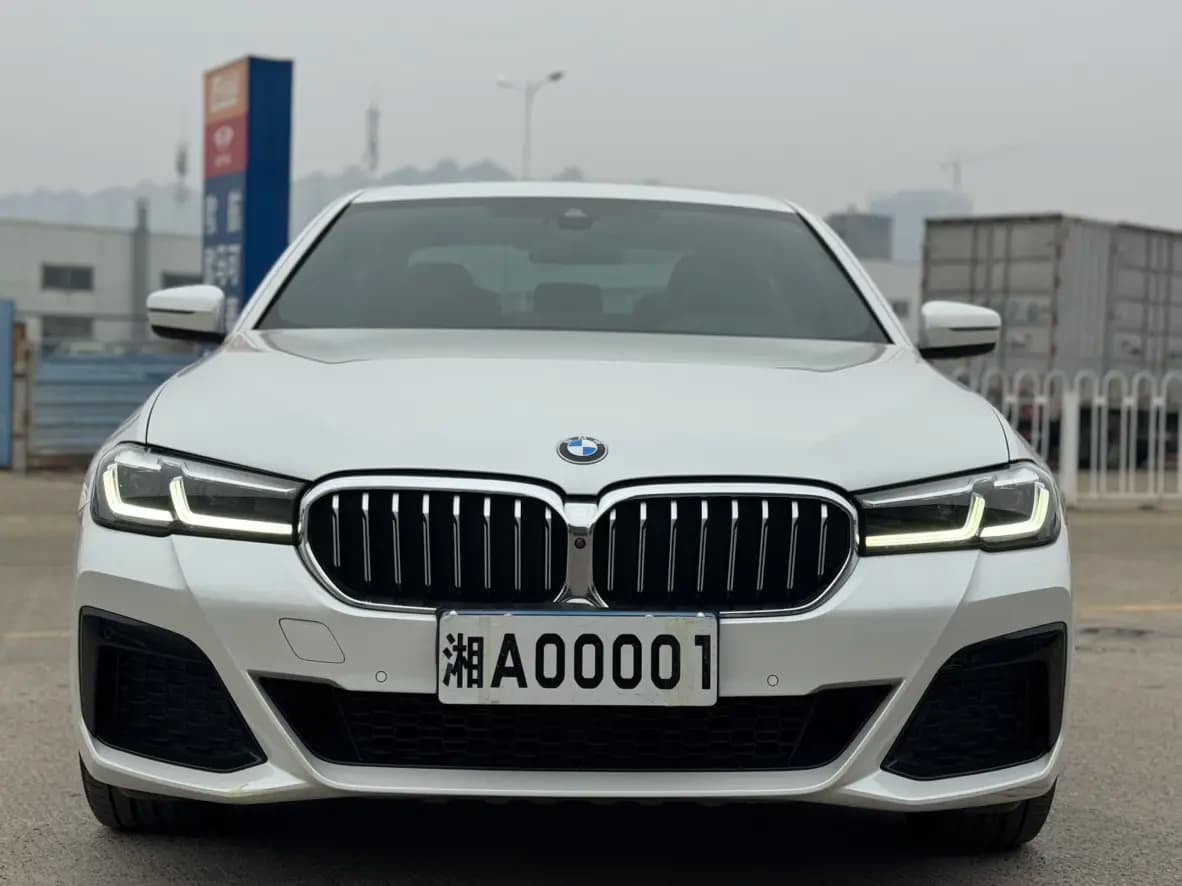 BMW 5 Series 2022 г. 74024 км. — фото 2