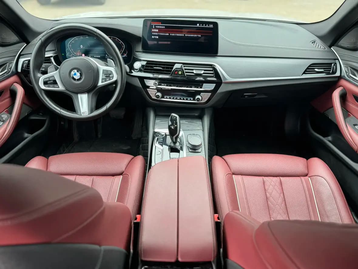 BMW 5 Series 2022 г. 74024 км. — фото 12
