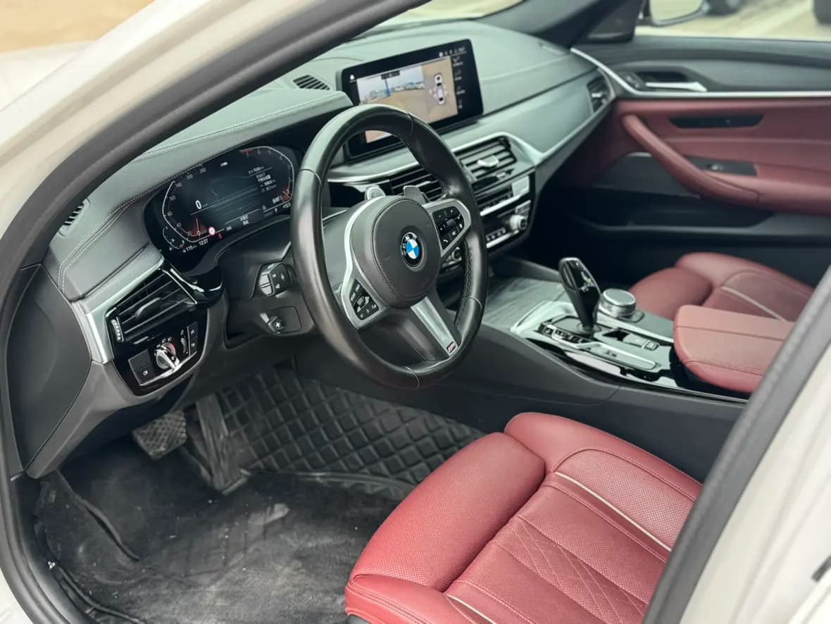 BMW 5 Series 2022 г. 74024 км. — фото 21