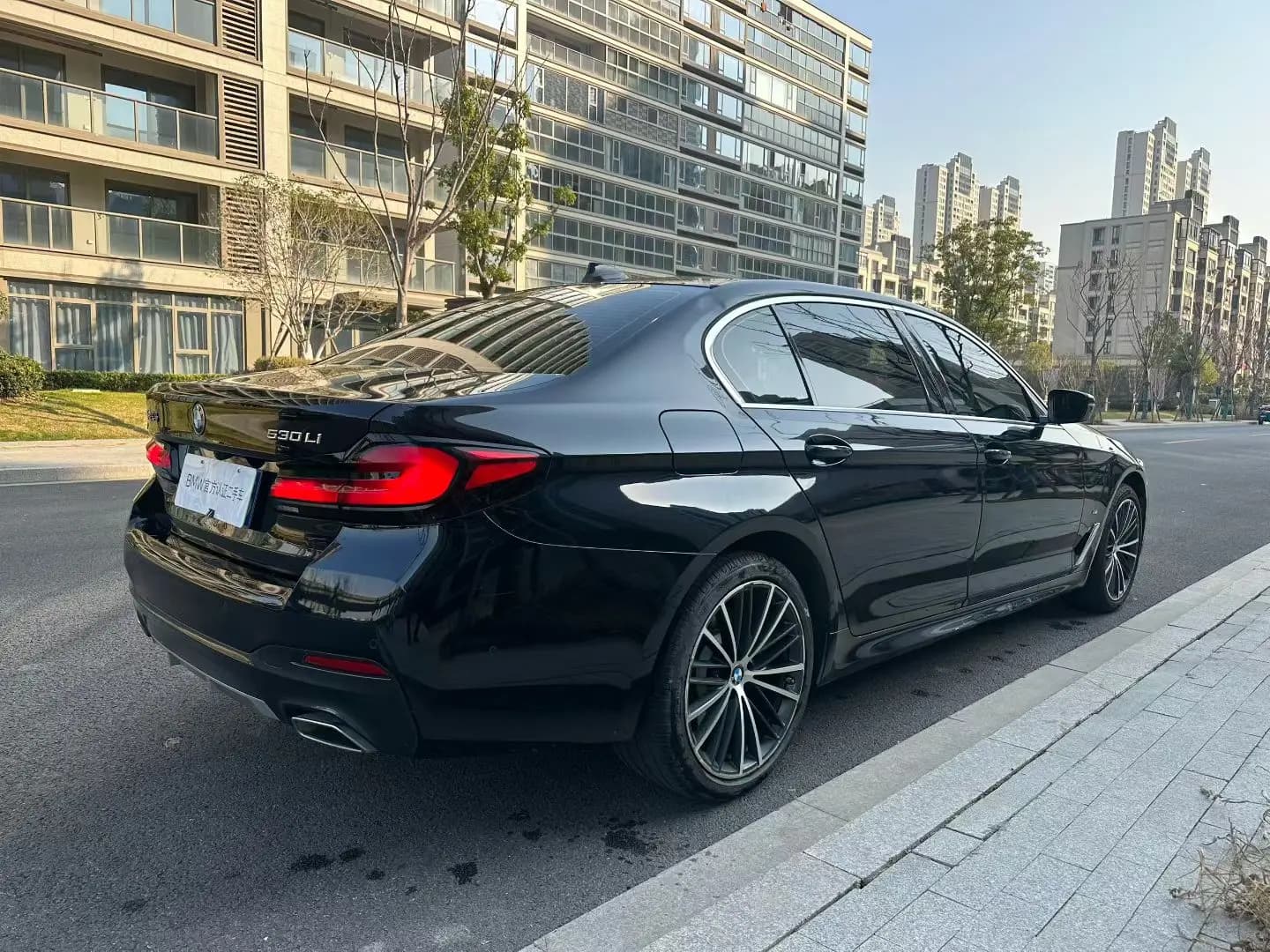 BMW 5 Series 2023 г. 72123 км. — фото 3