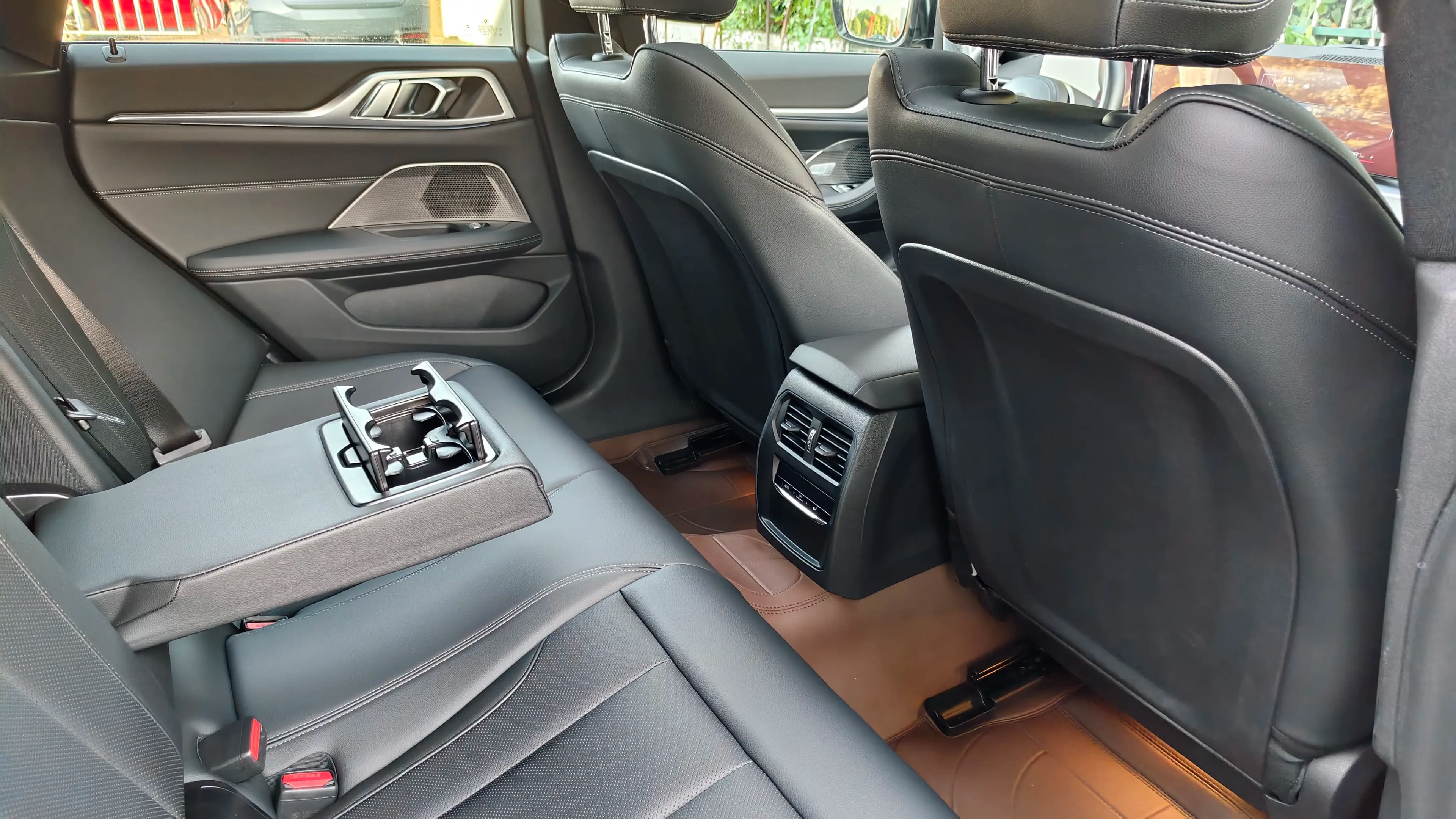 BMW i4 2023 г. 55402 км. — фото 19