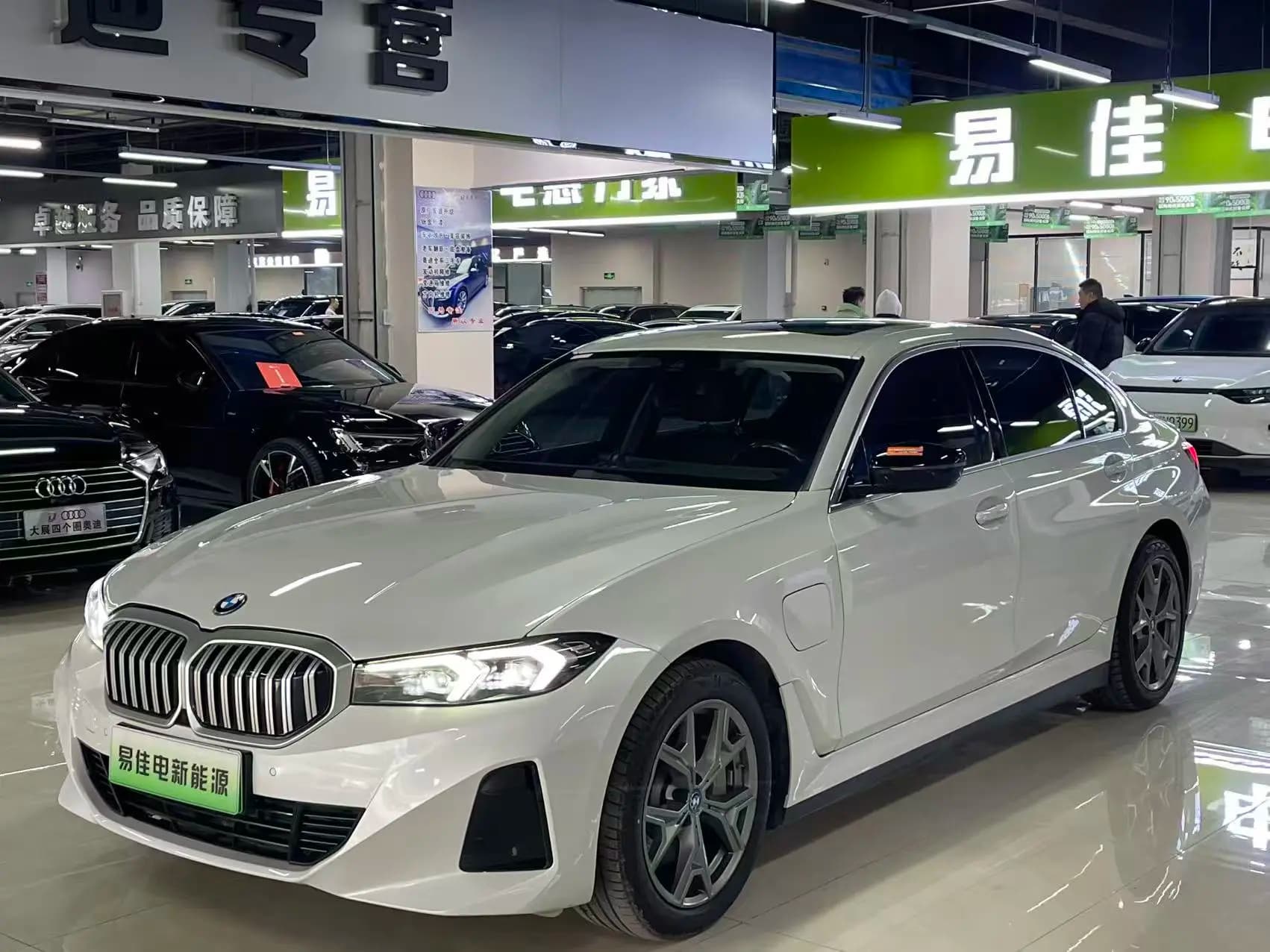 BMW i3 2023 г. 58145 км.