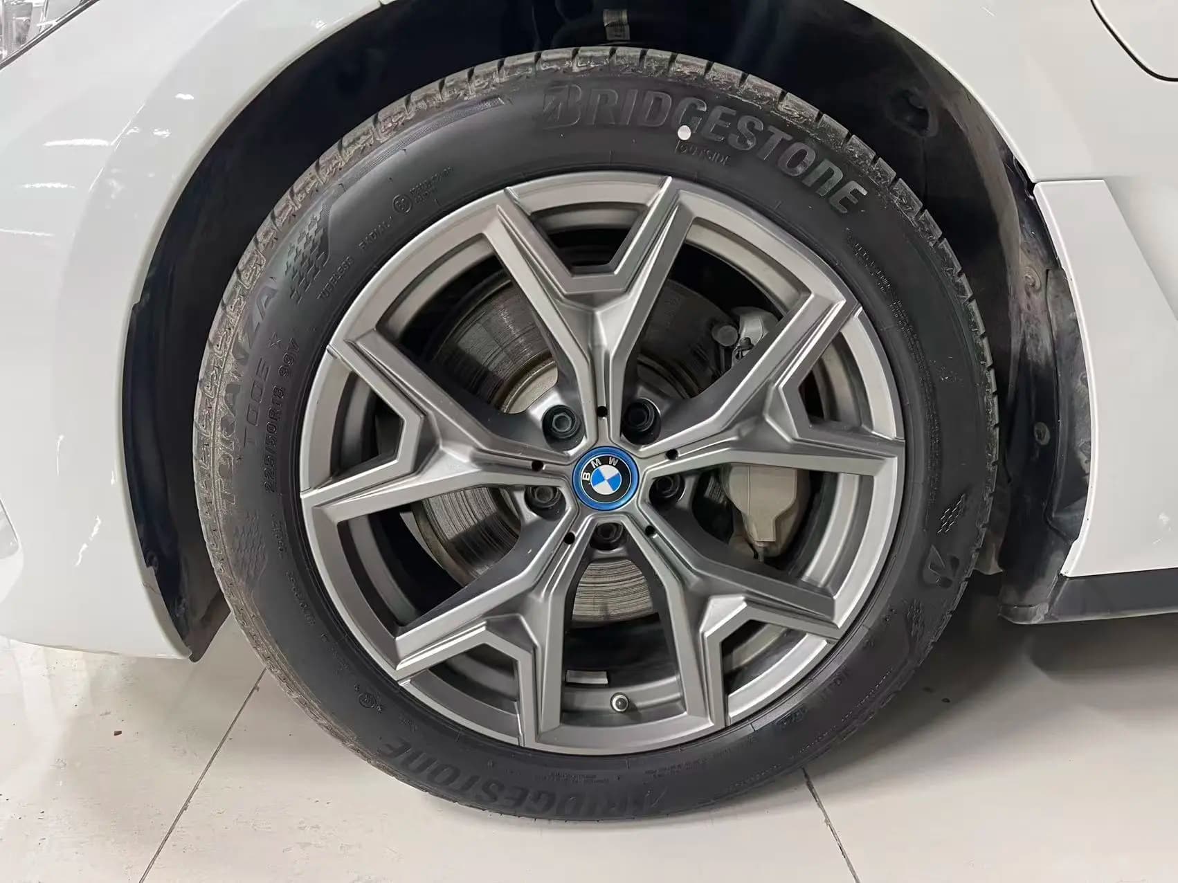 BMW i3 2023 г. 58145 км. — фото 5