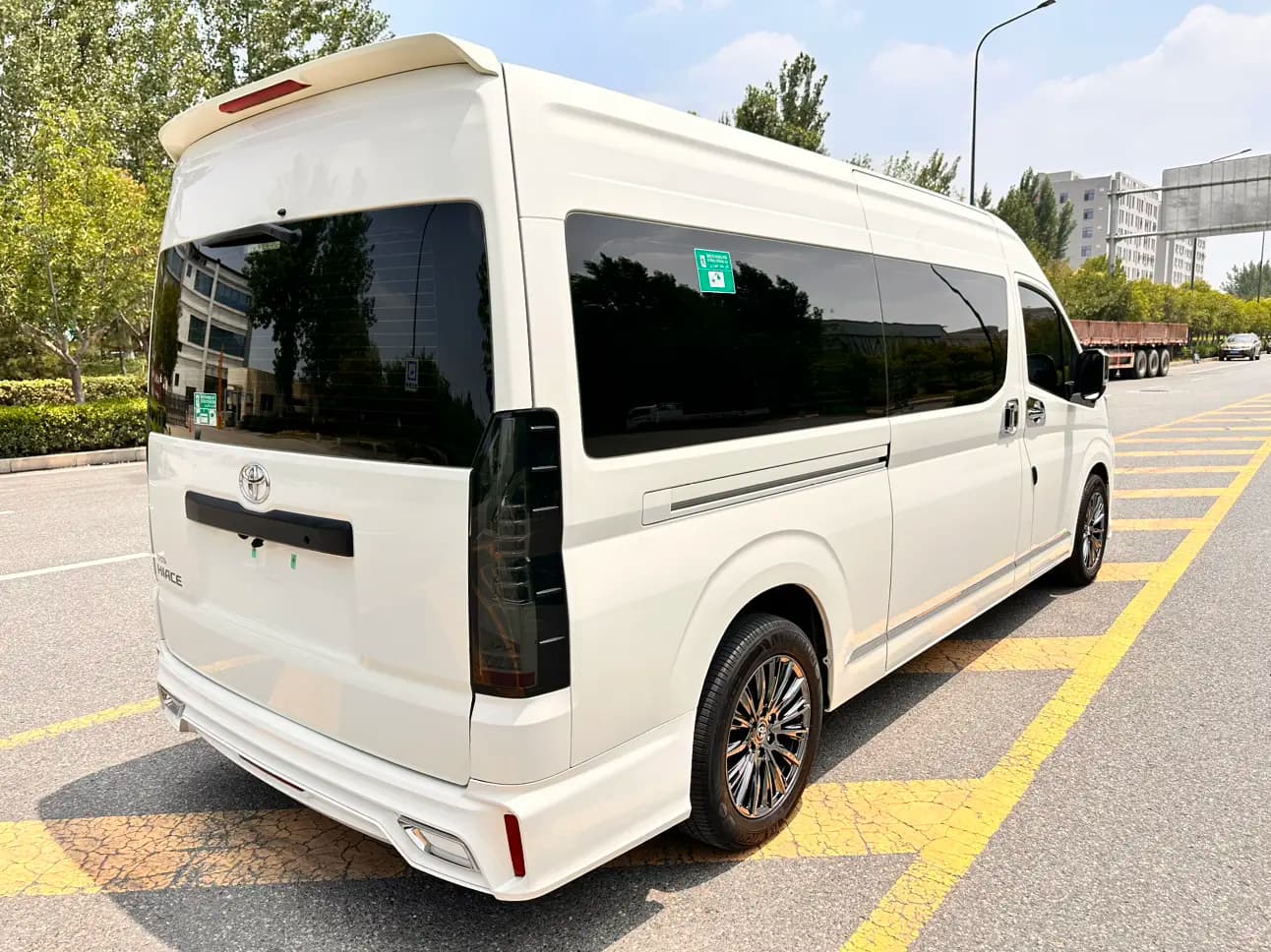 Toyota HiAce 2025 г. 5043 км. — фото 6