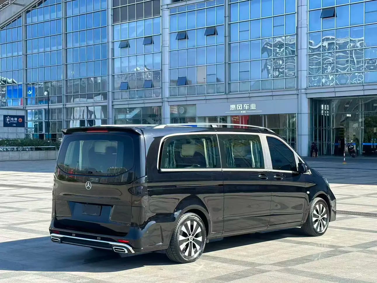 Mercedes-Benz Vito 2023 г. 78079 км. — фото 6