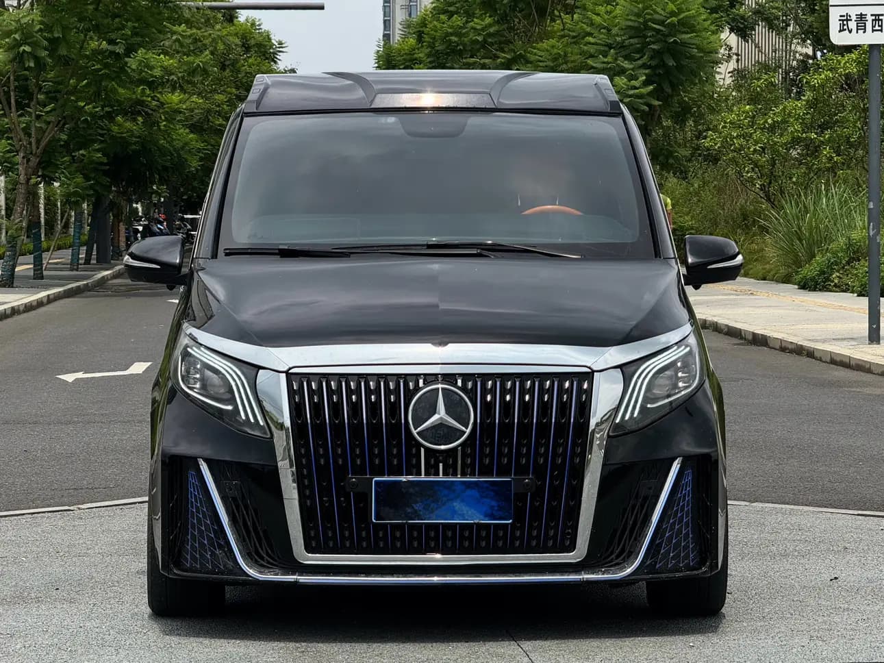 Mercedes-Benz Vito 2024 г. 42082 км. — фото 2