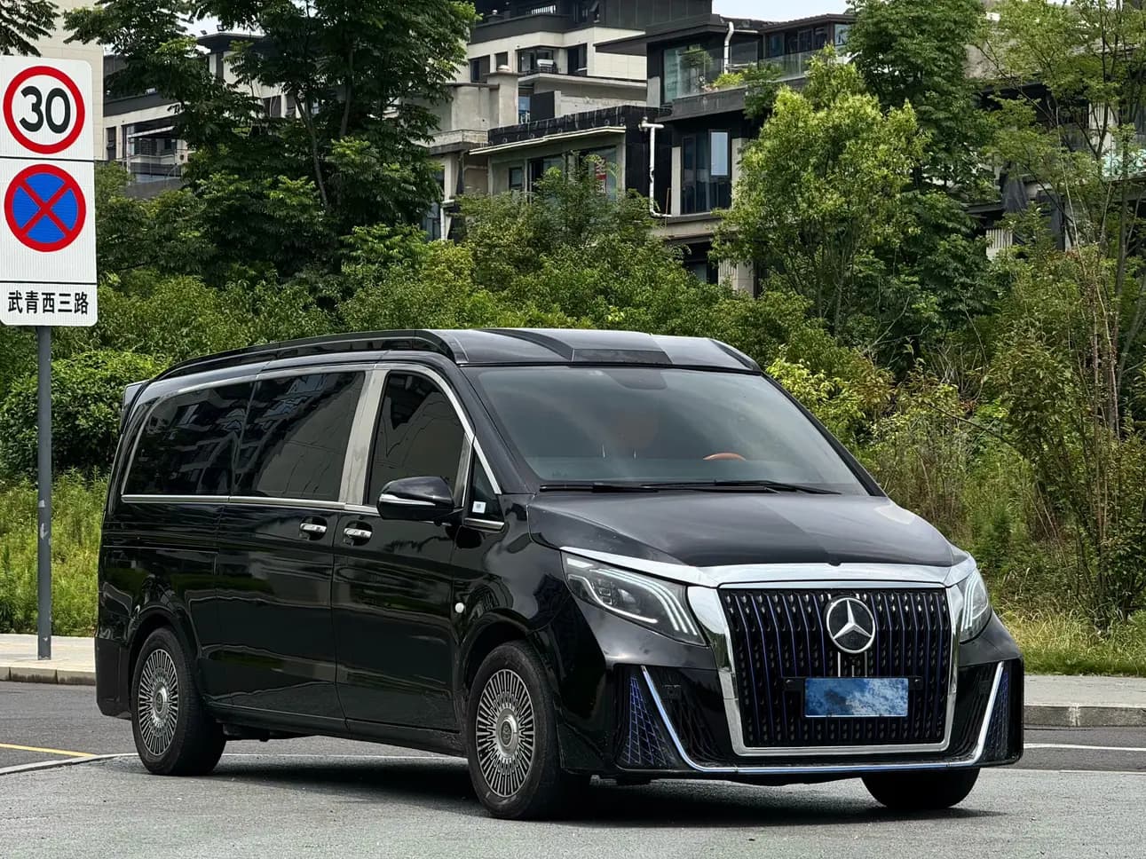 Mercedes-Benz Vito 2024 г. 42082 км. — фото 3
