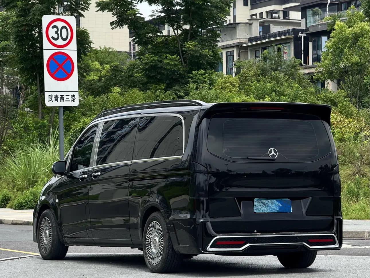Mercedes-Benz Vito 2024 г. 42082 км. — фото 4