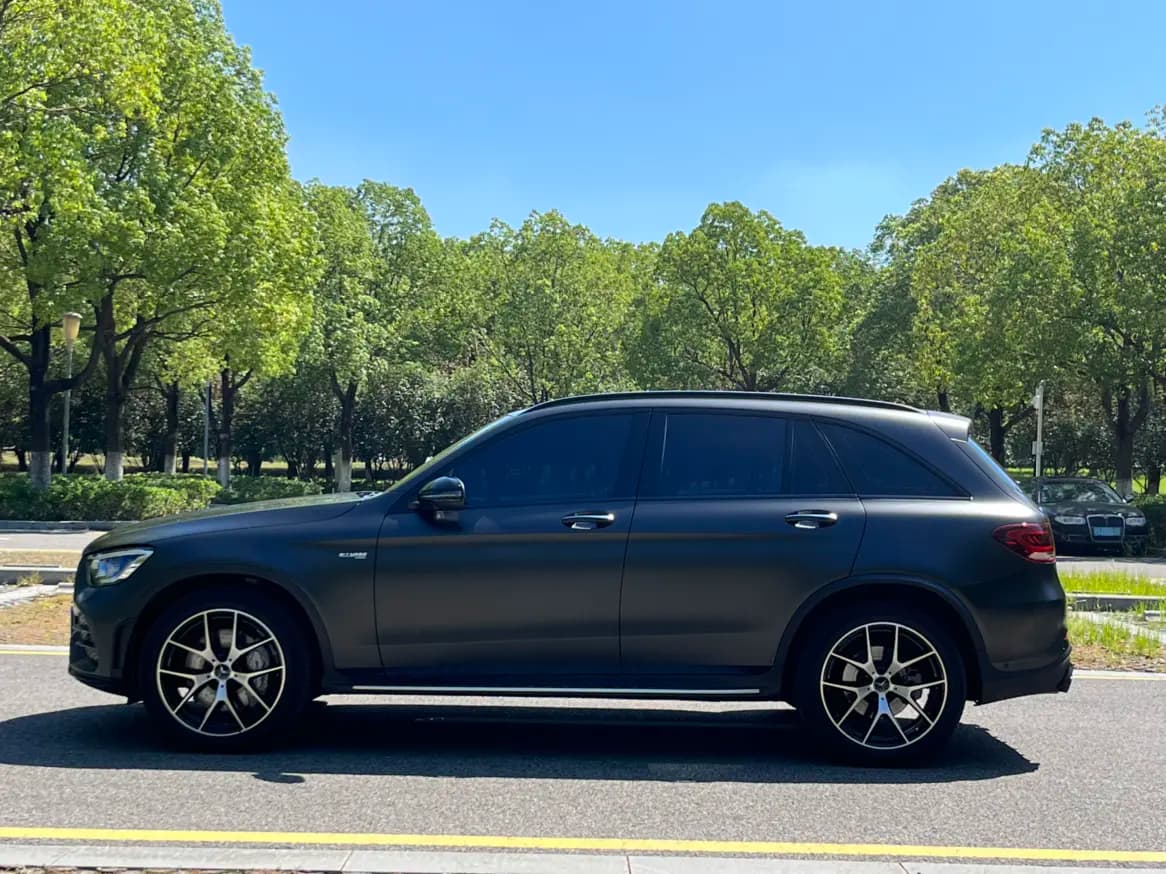 Mercedes-Benz GLC AMG 2023 г. 44084 км. — фото 3