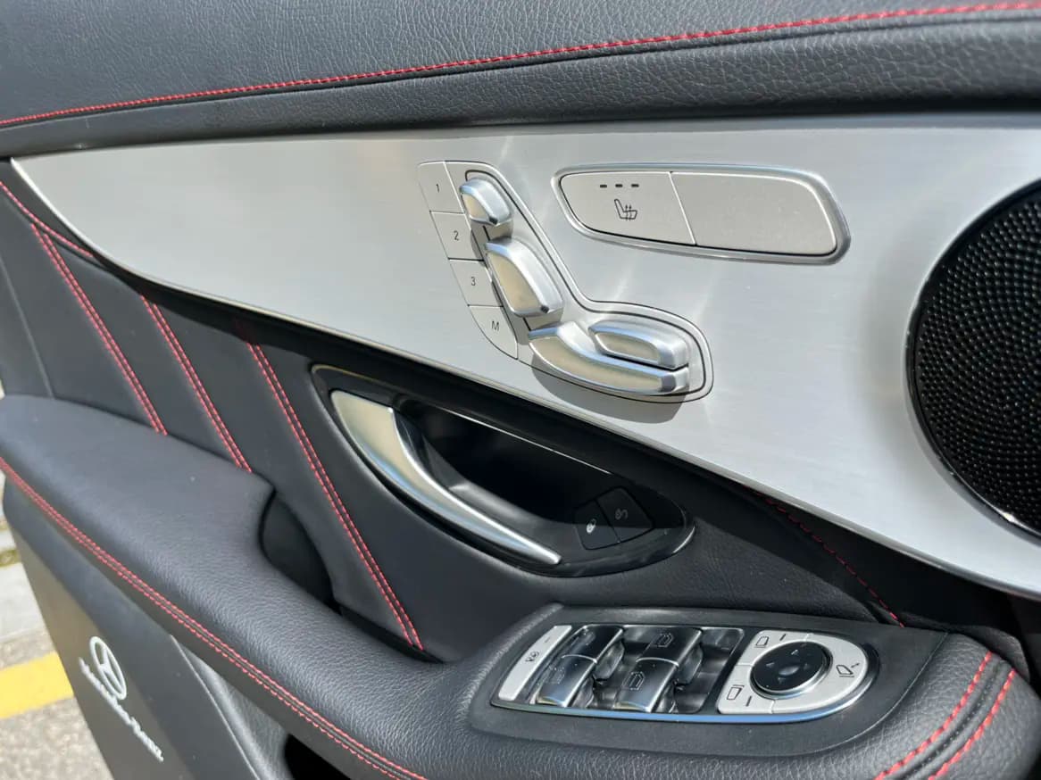 Mercedes-Benz GLC AMG 2023 г. 44084 км. — фото 9