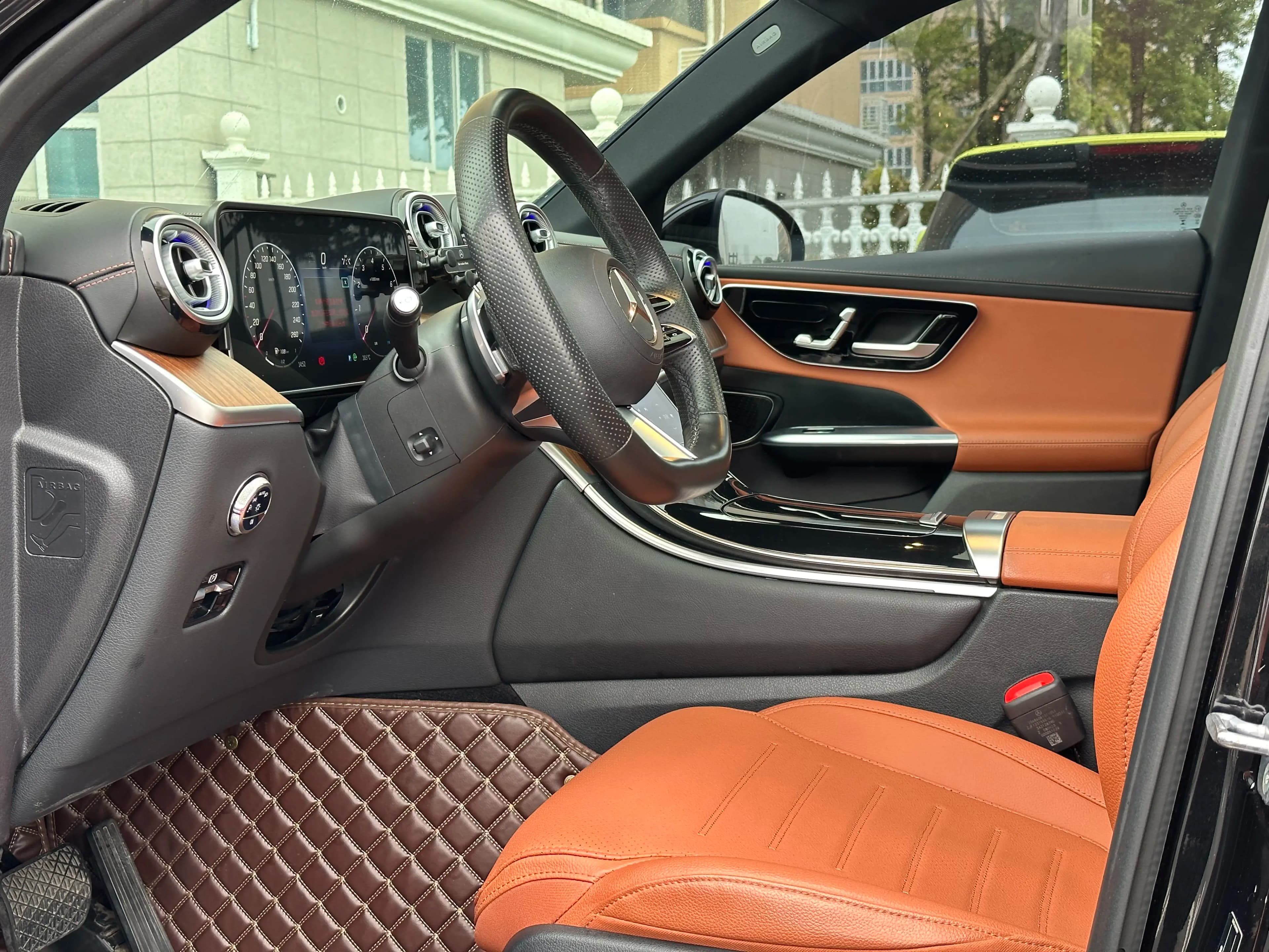Mercedes-Benz GLC 2023 г. 60000 км. — фото 9
