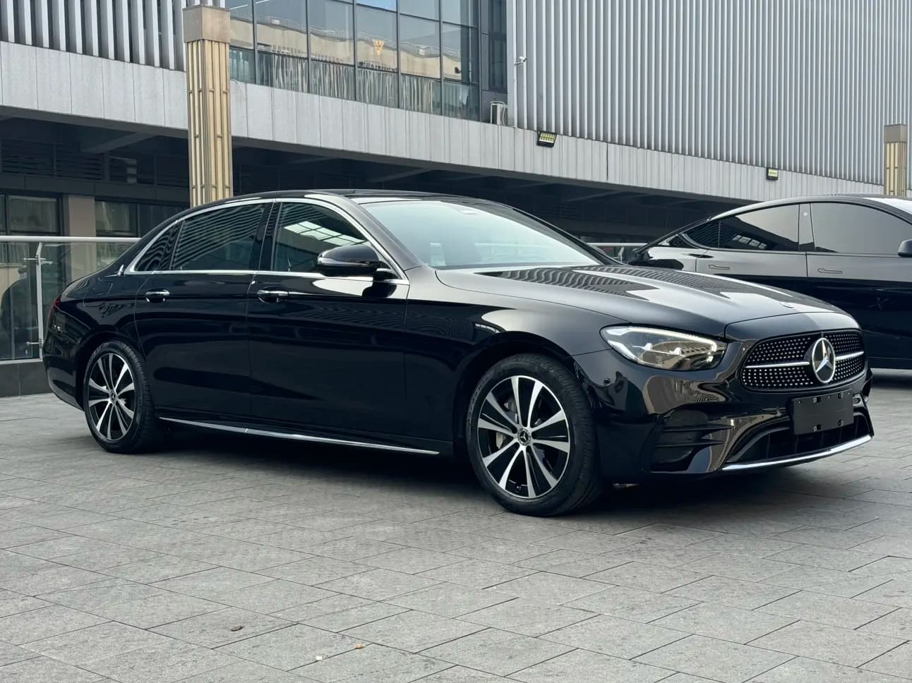 Mercedes-Benz E-Class PHEV 2022 г. 45043 км. — фото 3