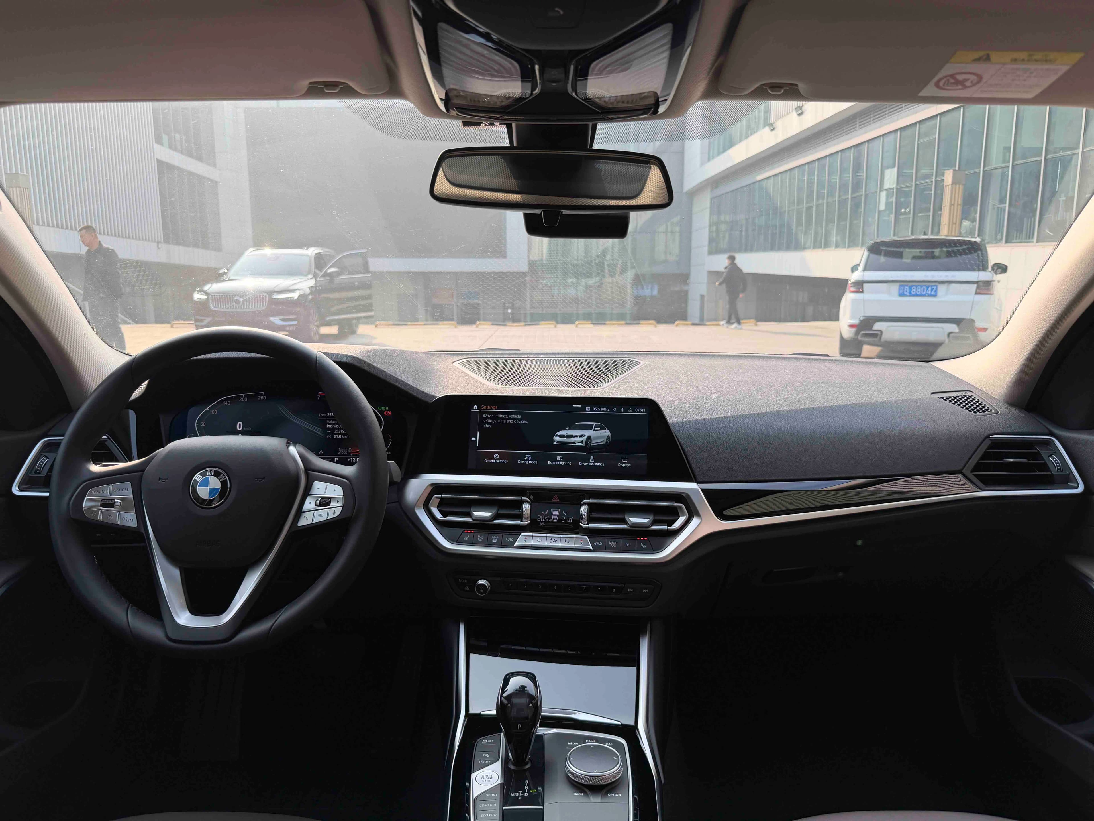 BMW 3 Series 2021 г. 35000 км. — фото 11