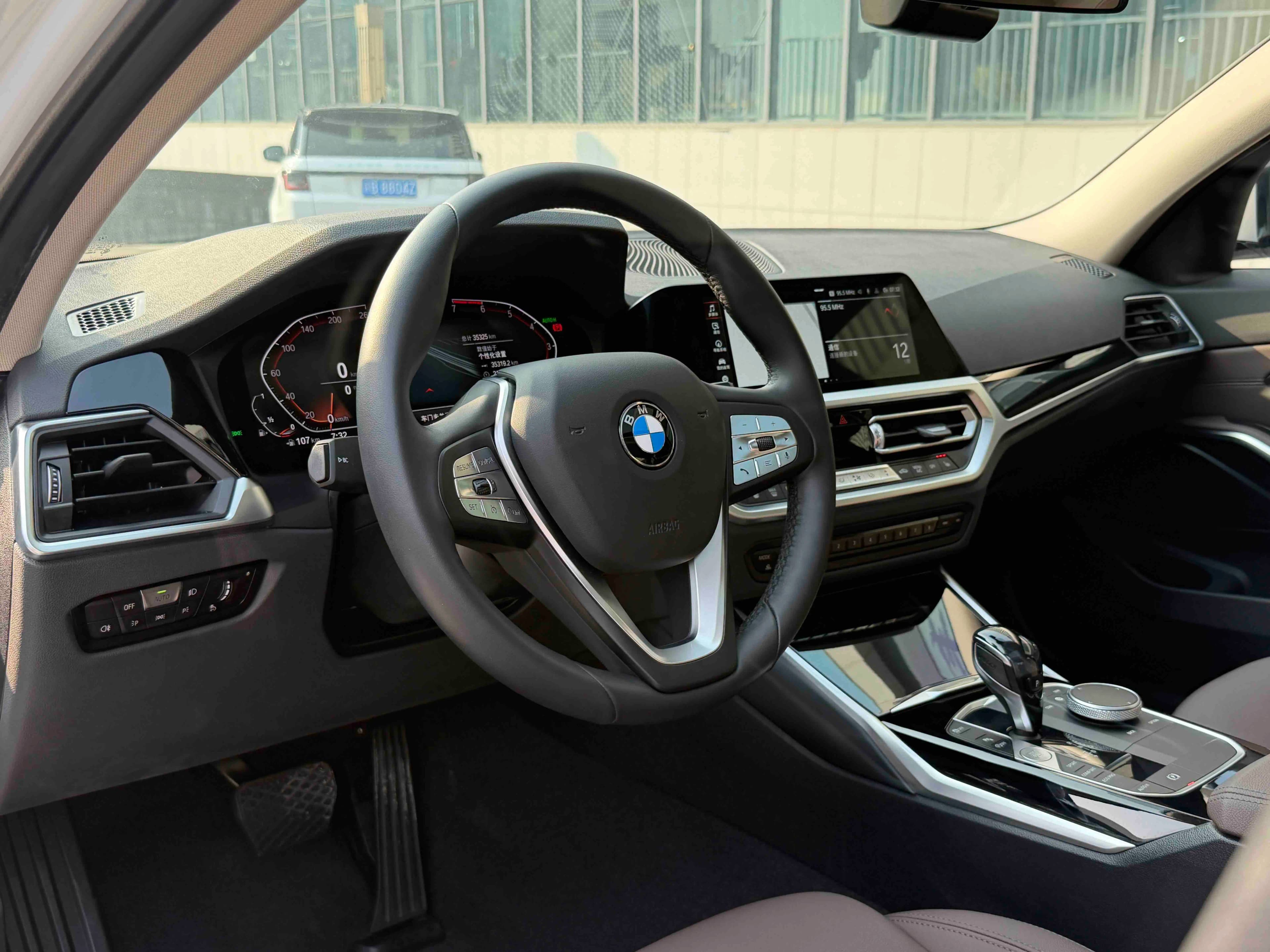 BMW 3 Series 2021 г. 35000 км. — фото 14