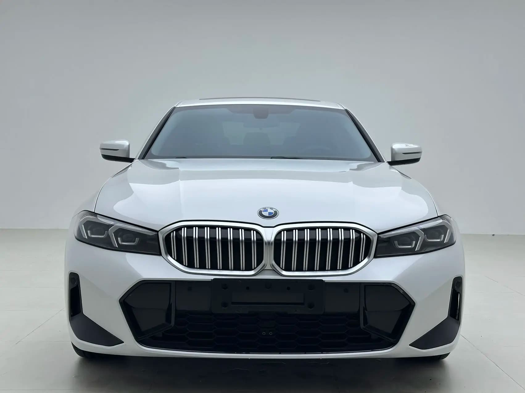 BMW 3 Series 2023 г. 14043 км. — фото 2