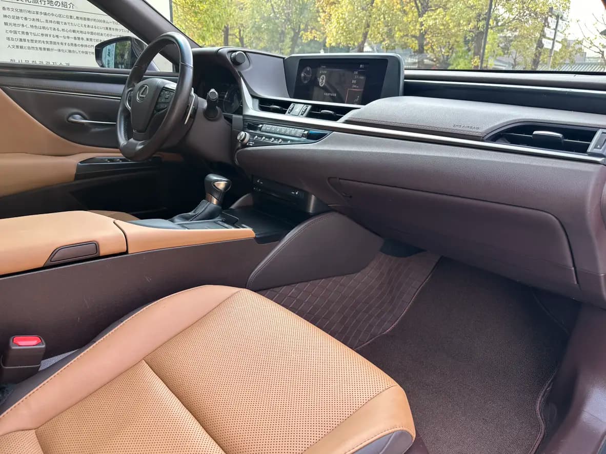 Lexus ES 2021 г. 66108 км. — фото 3