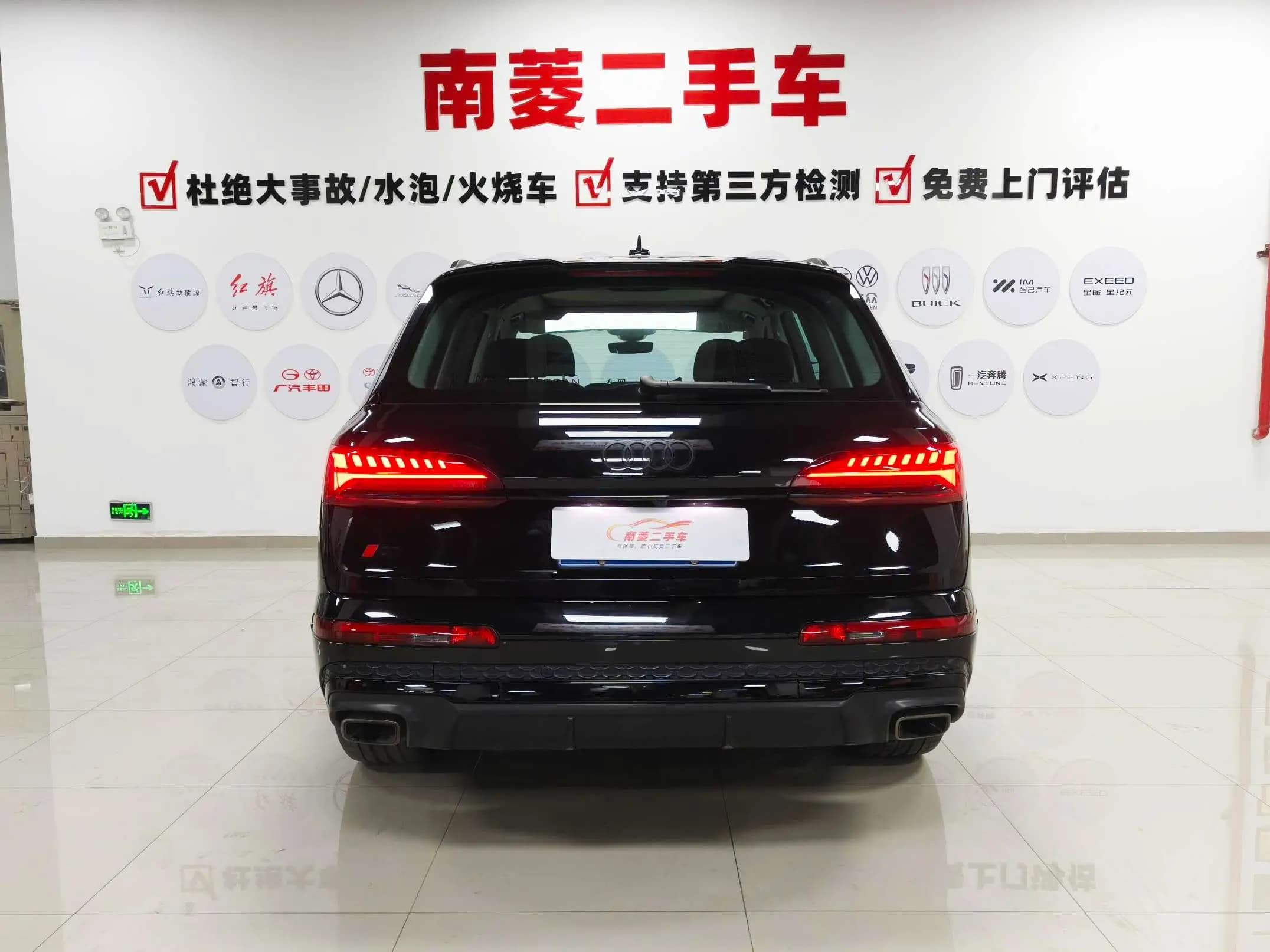 Audi Q7 2024 г. 6130 км. — фото 3
