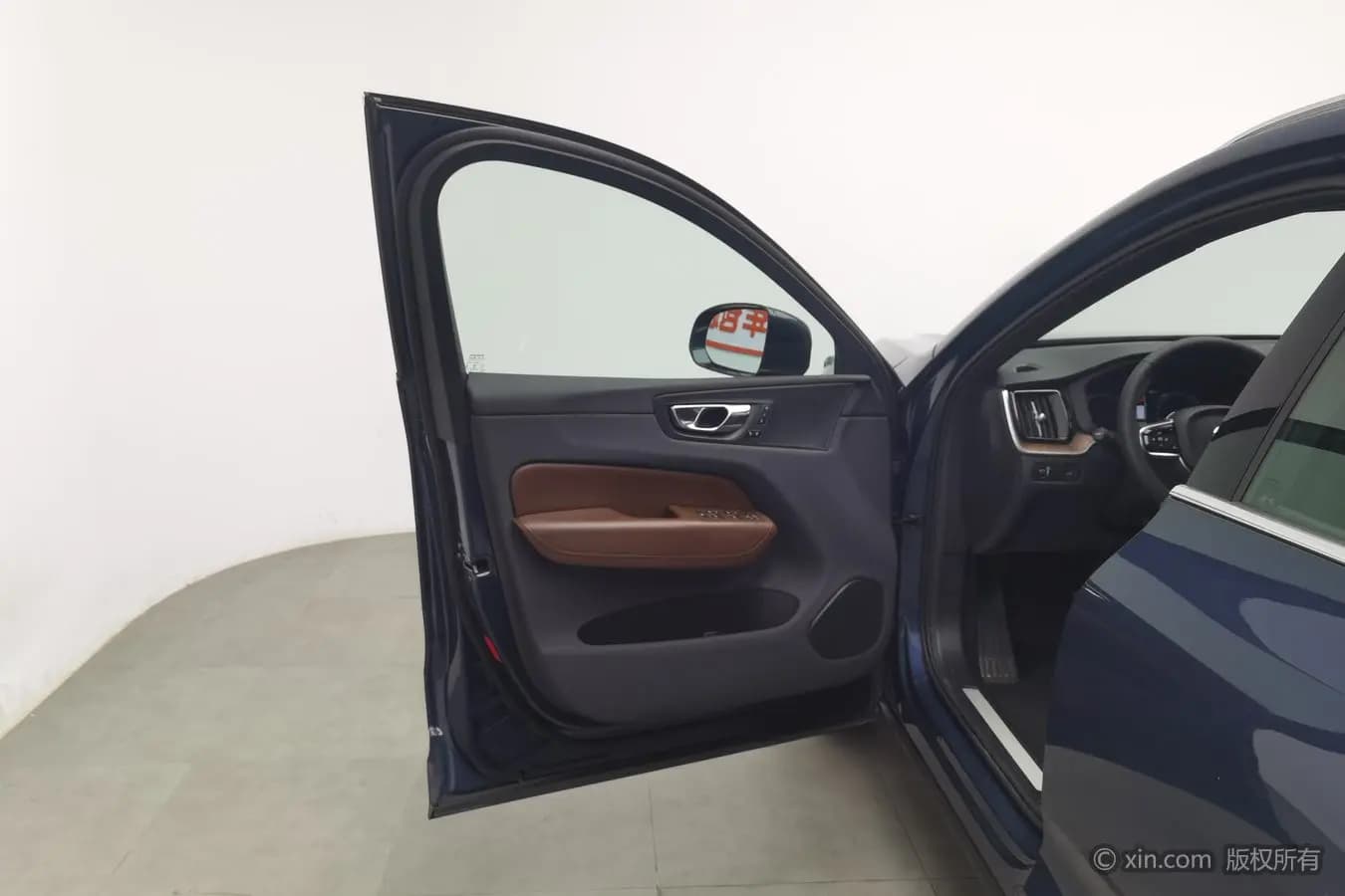 Volvo XC60 2021 г. 55817 км. — фото 18