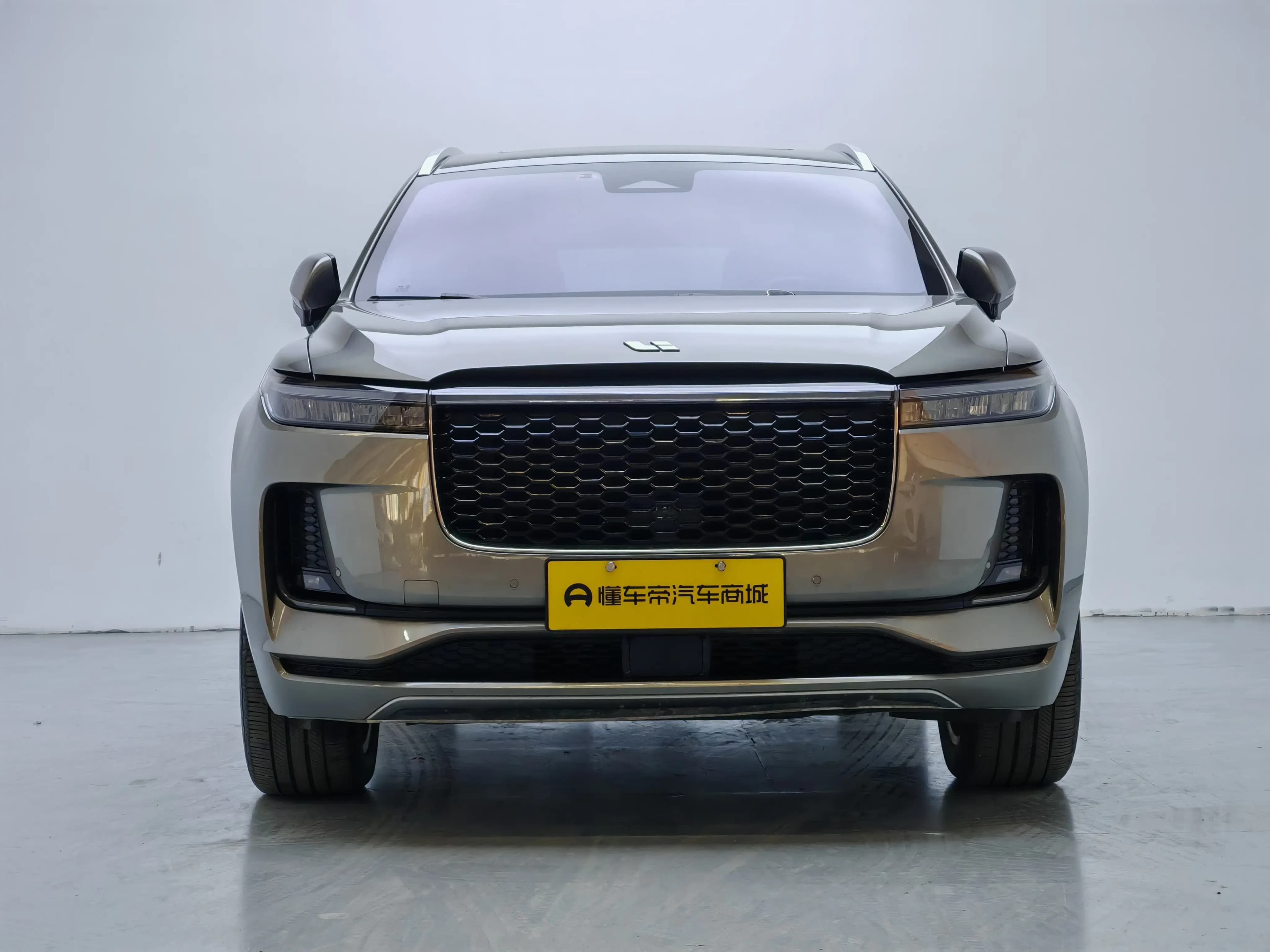 Lixiang ONE 2021 г. 72923 км.