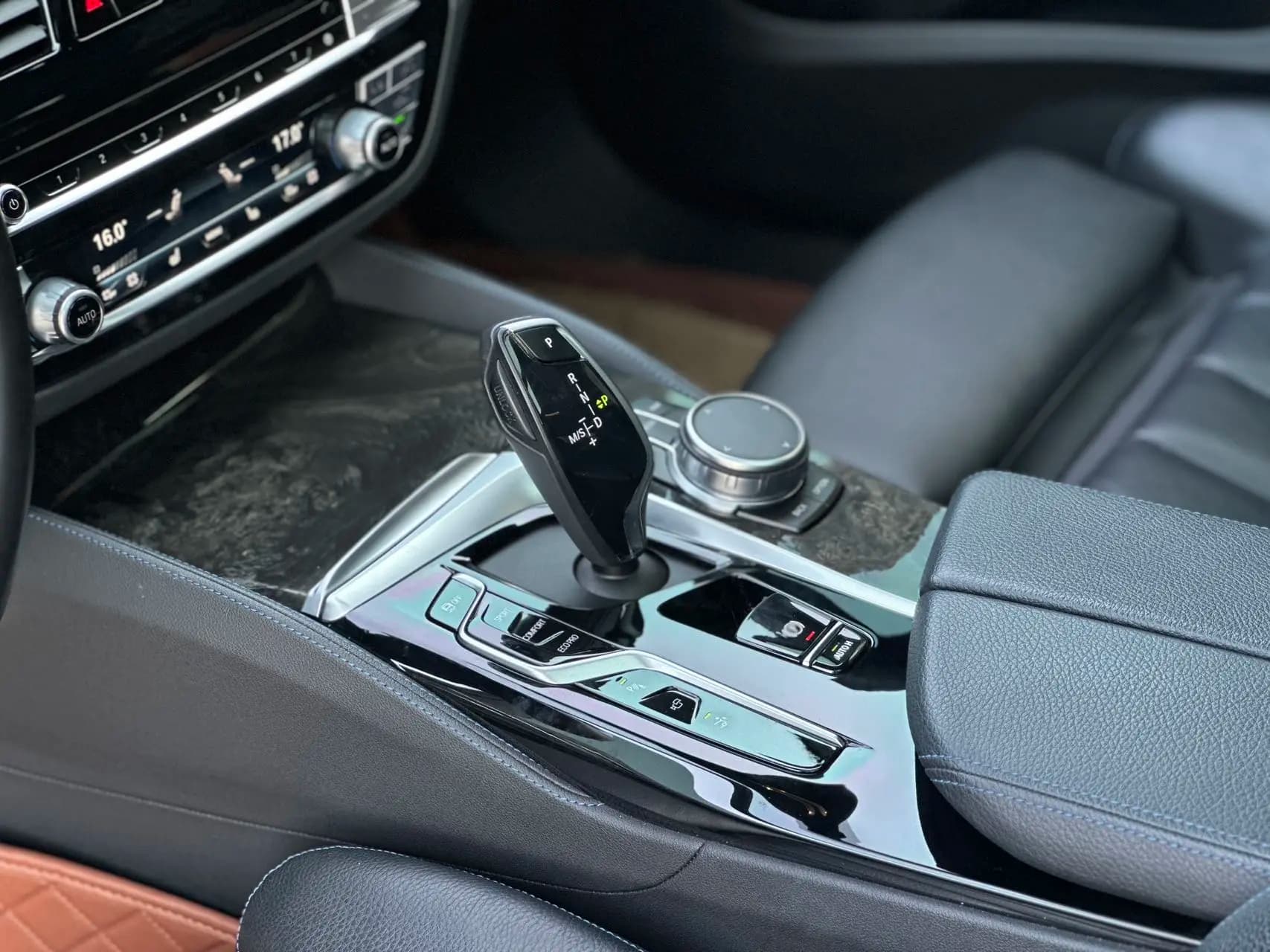 BMW 6 Series GT 2023 г. 27140 км. — фото 11
