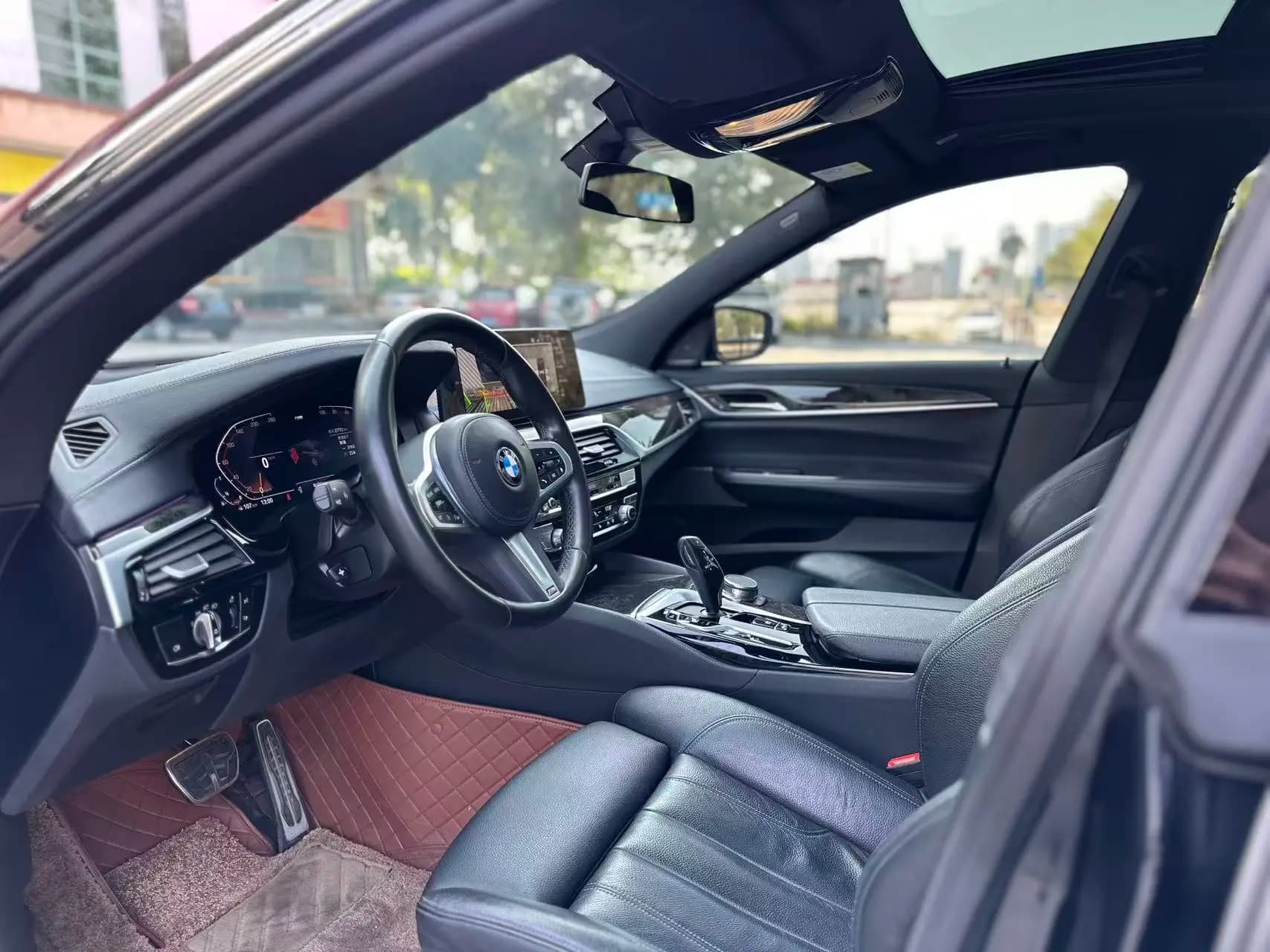 BMW 6 Series GT 2023 г. 27140 км. — фото 12