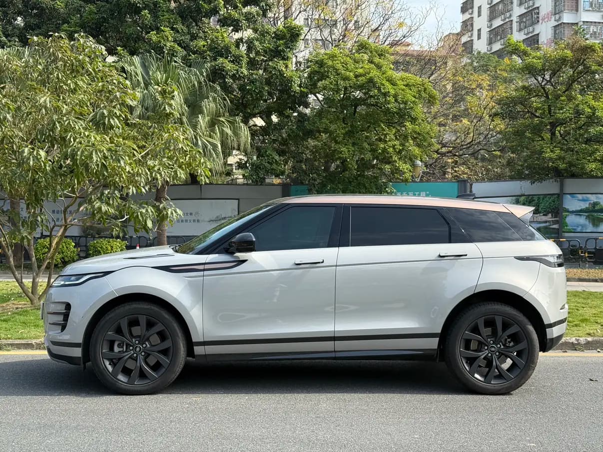 Land Rover Range Rover Evoque 2022 г. 46061 км. — фото 4