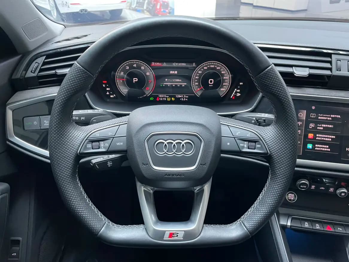 Audi Q3 Sportback 2022 г. 19006 км. — фото 11