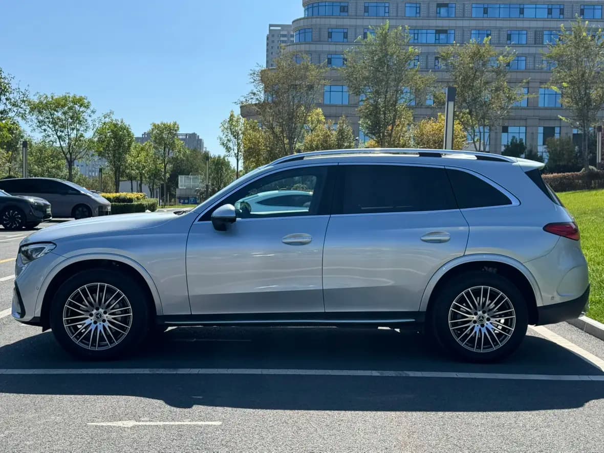 Mercedes-Benz GLC 2023 г. 34000 км. — фото 4