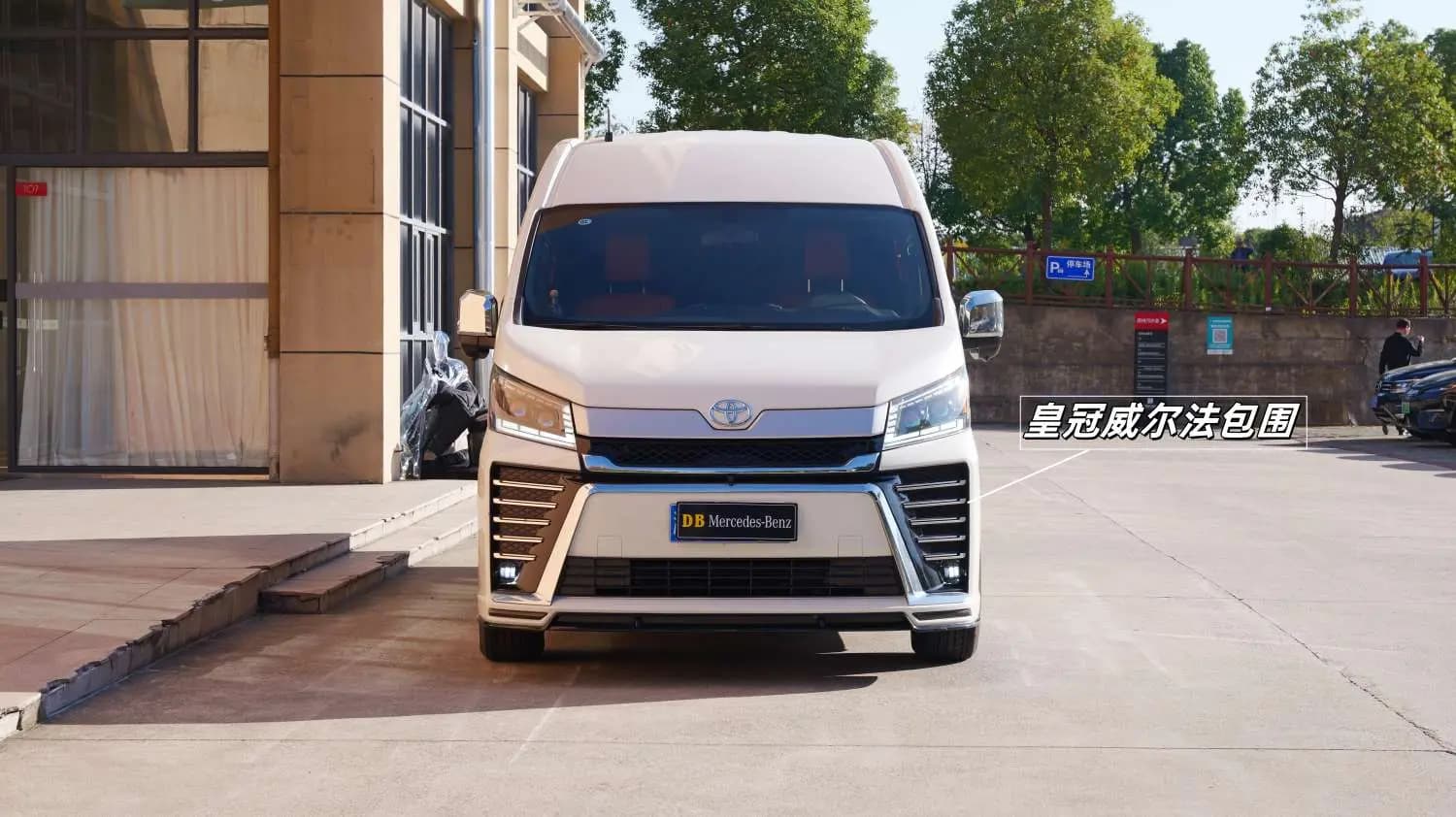 Toyota HiAce 2023 г. 2036 км. — фото 2