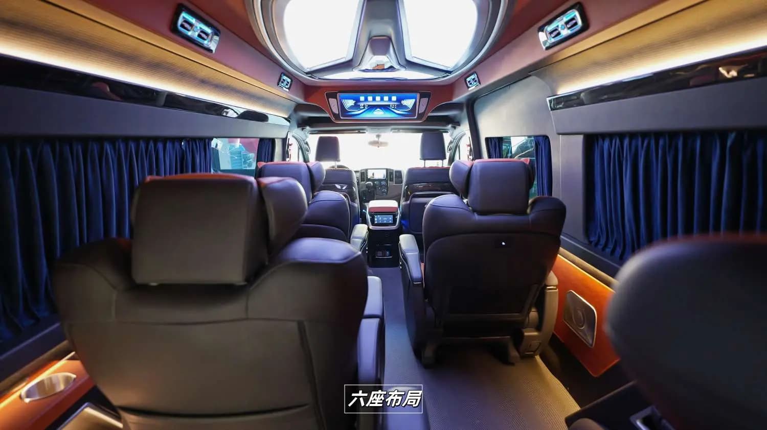 Toyota HiAce 2023 г. 2036 км. — фото 8