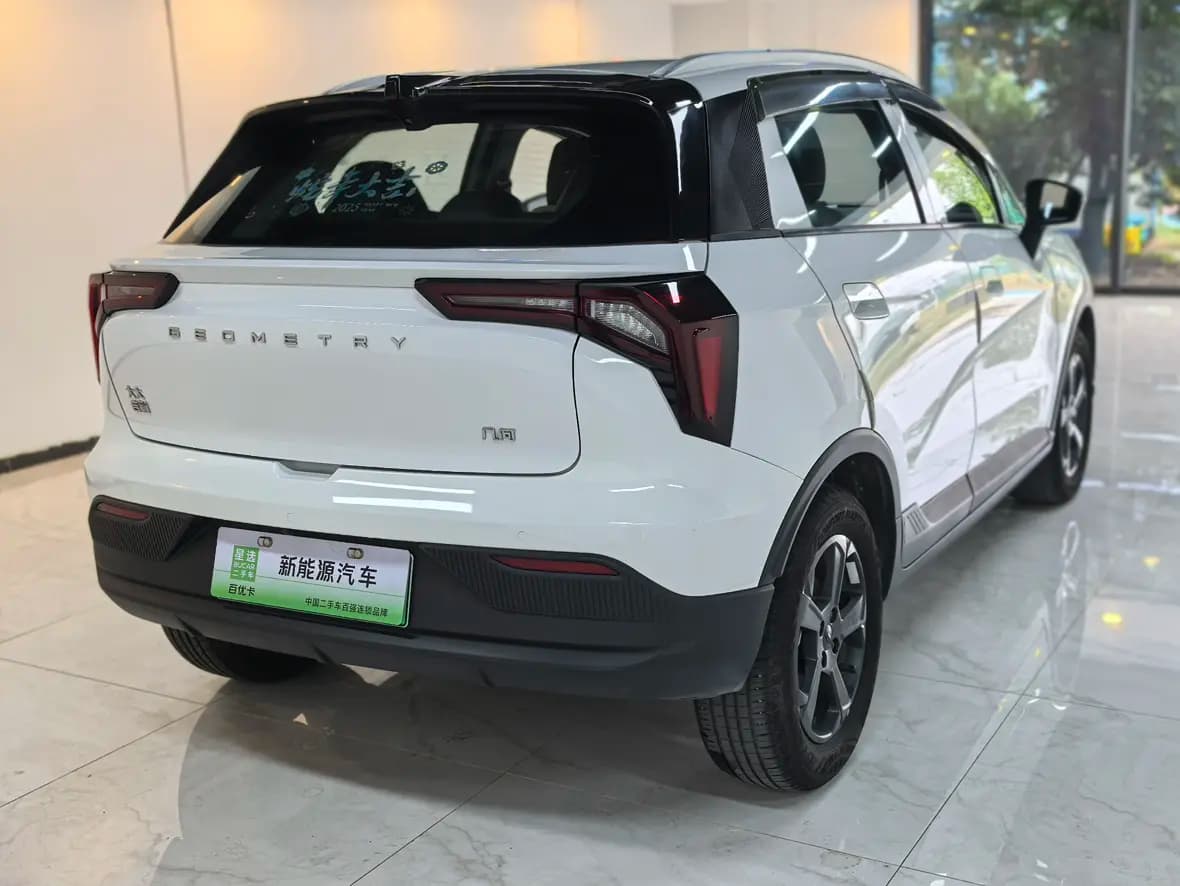 Geely Geometry E Firefly 2023 г. 51936 км. — фото 7