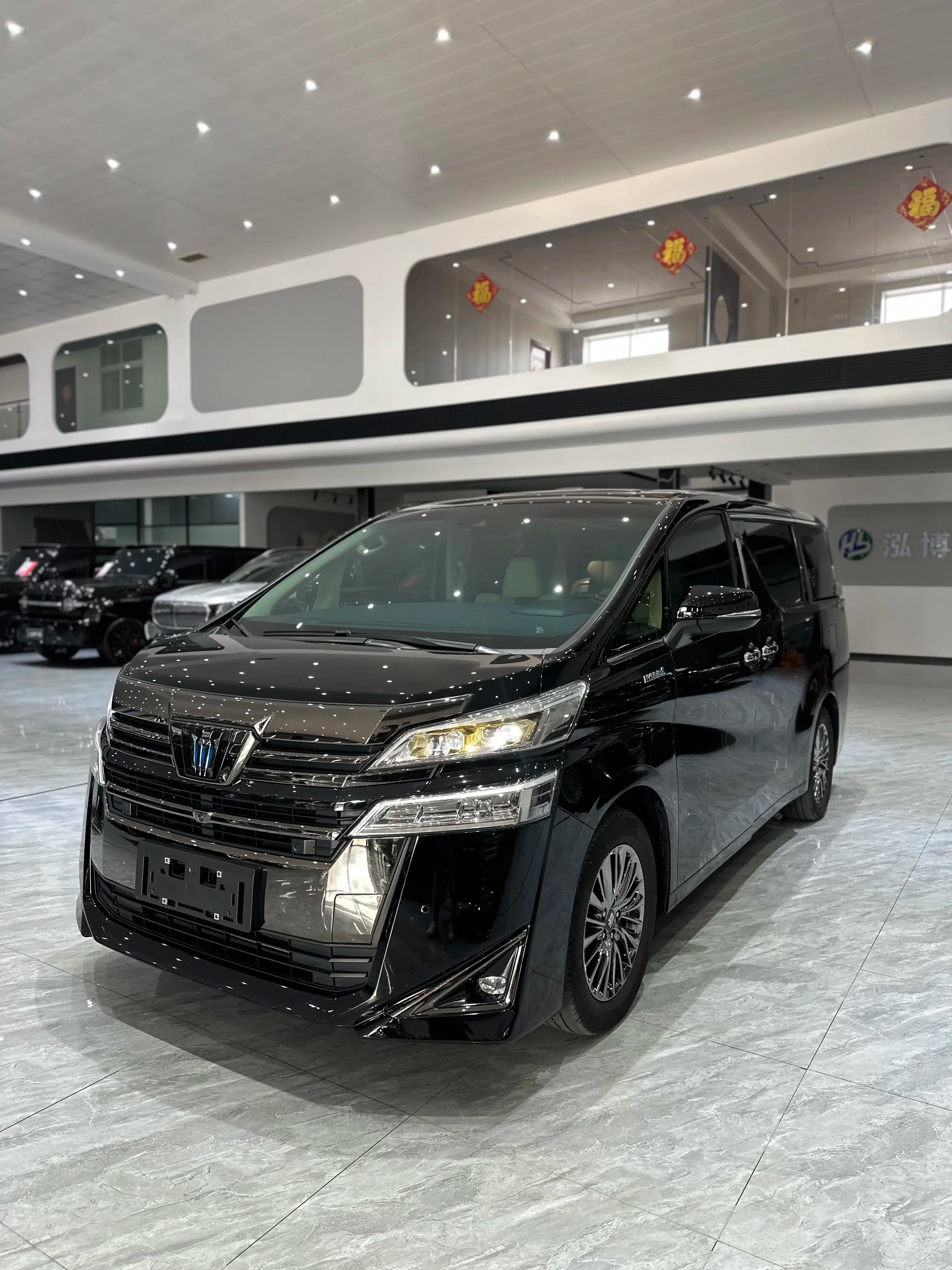 Toyota Crown Wellfire 2023 г. 87045 км.