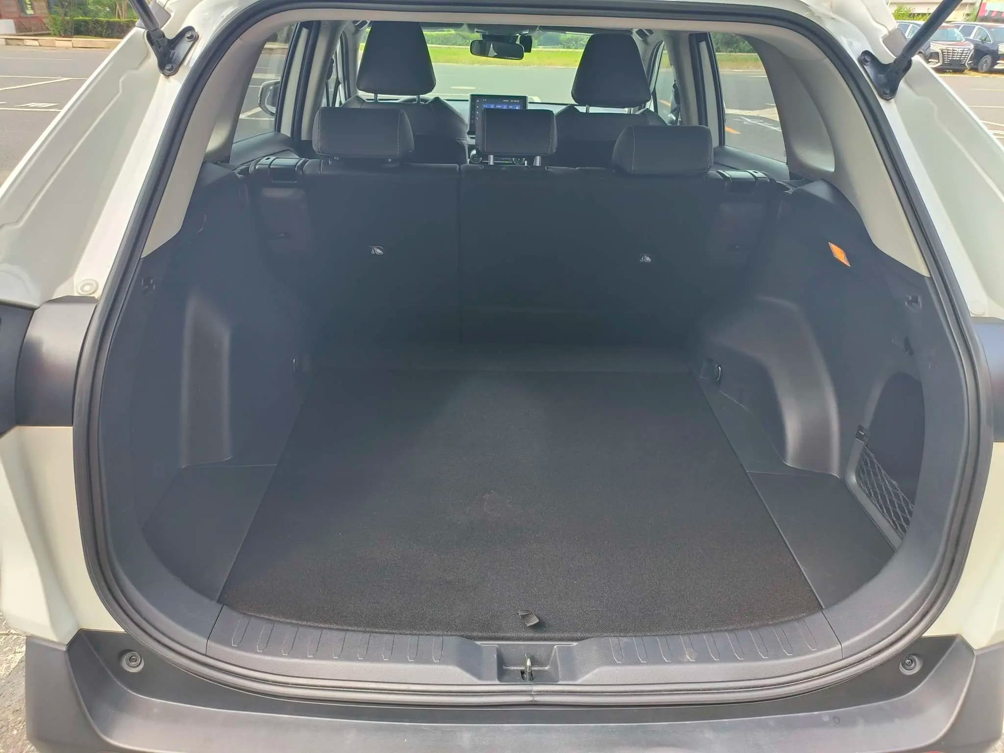 Toyota RAV4 2023 г. 30044 км. — фото 18