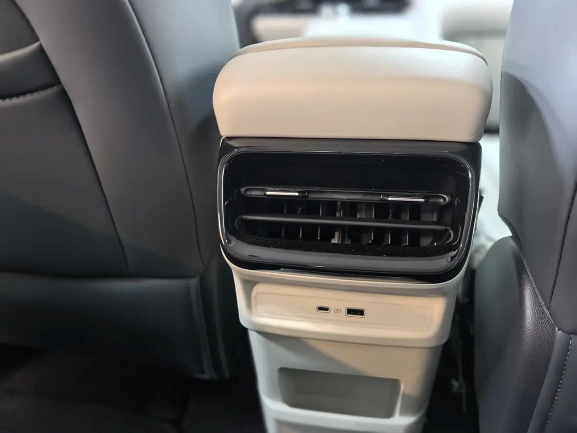 Geely Galaxy E5 2025 г. 9400 км. — фото 11