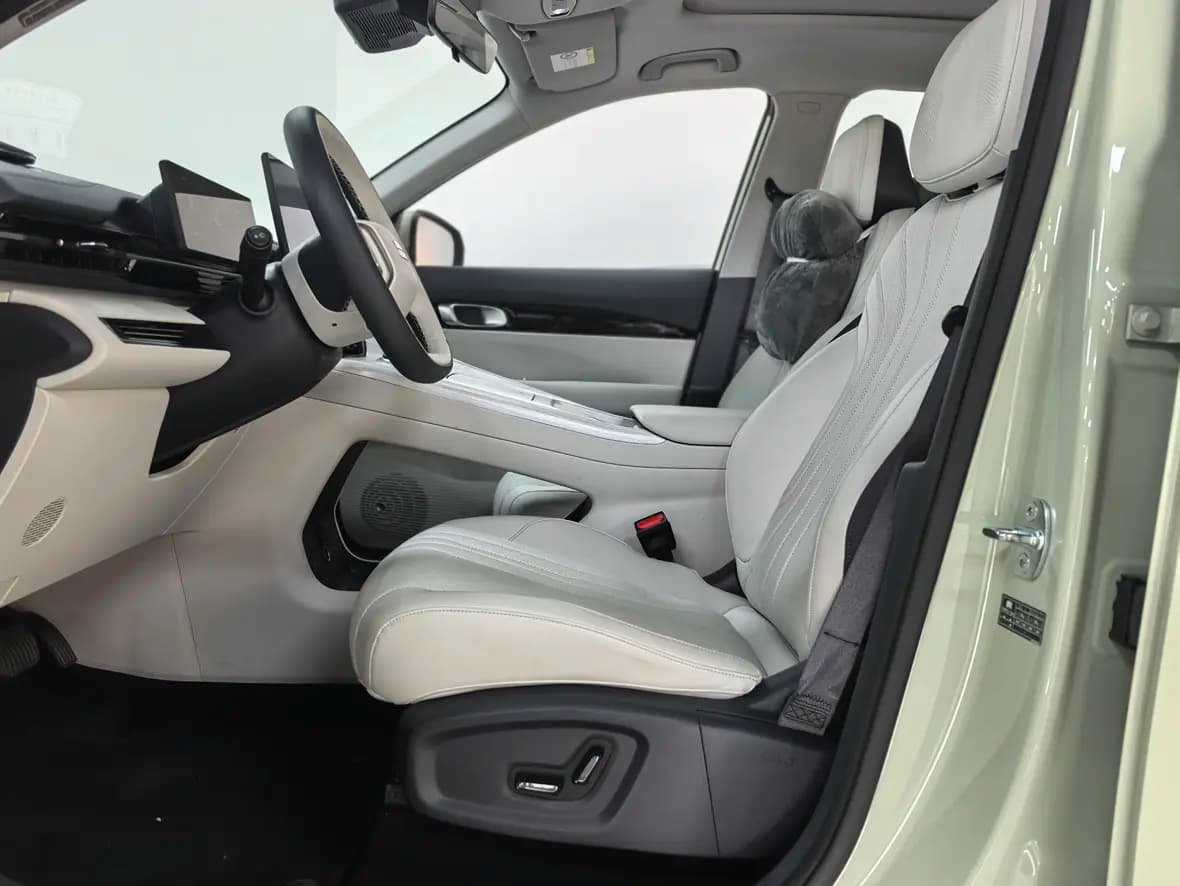 Geely Galaxy E5 2025 г. 9400 км. — фото 16