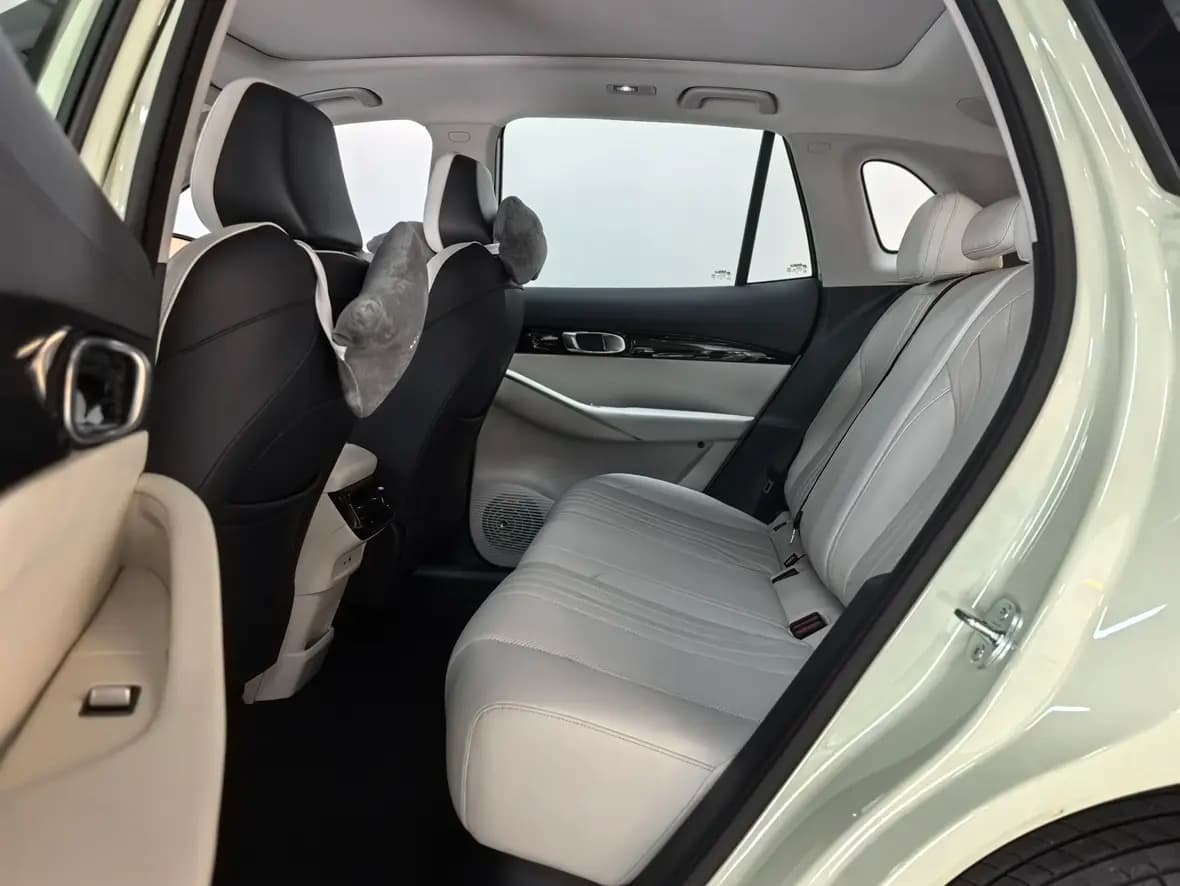 Geely Galaxy E5 2025 г. 9400 км. — фото 17