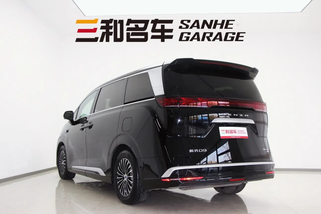 Denza D9 DM 2025 г. 21007 км. — фото 4
