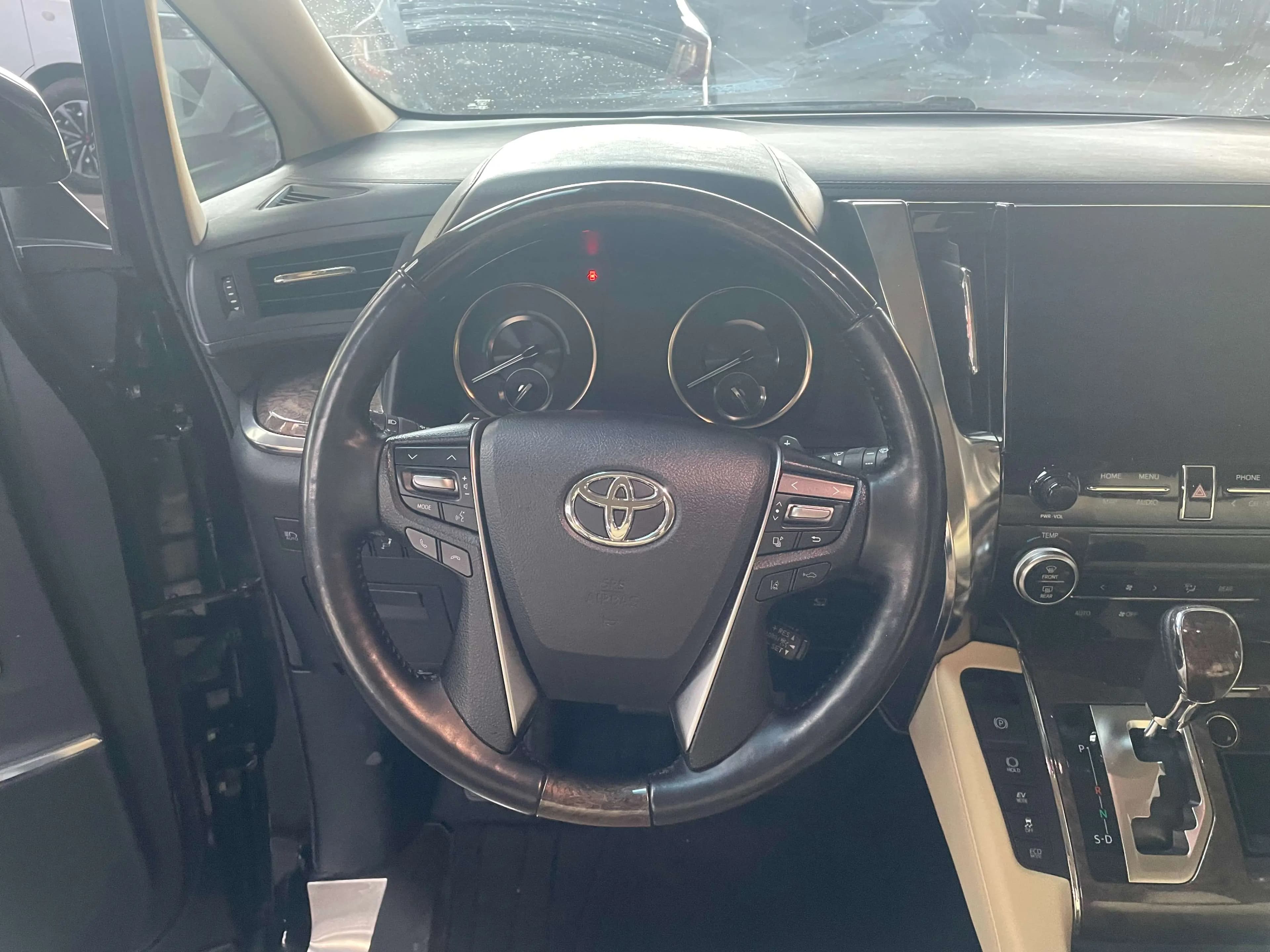 Toyota Alphard 2022 г. 68006 км. — фото 11