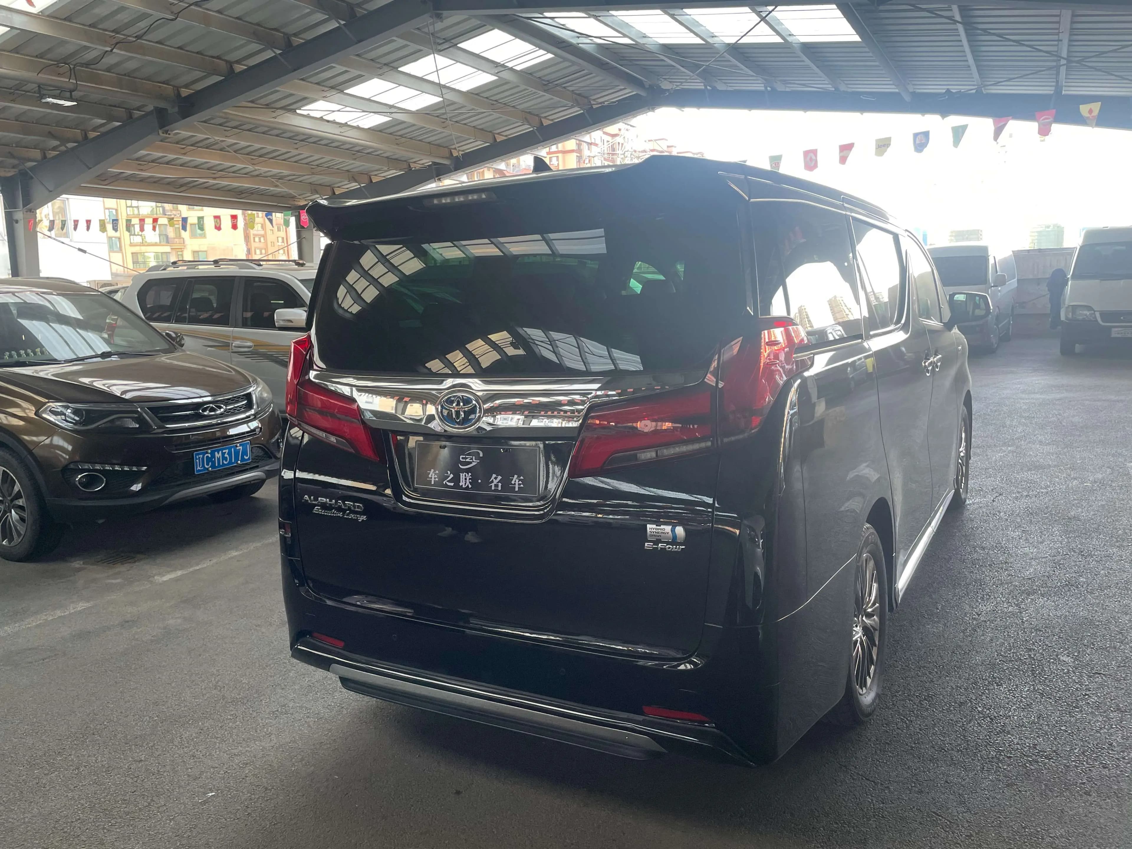 Toyota Alphard 2022 г. 68006 км. — фото 6