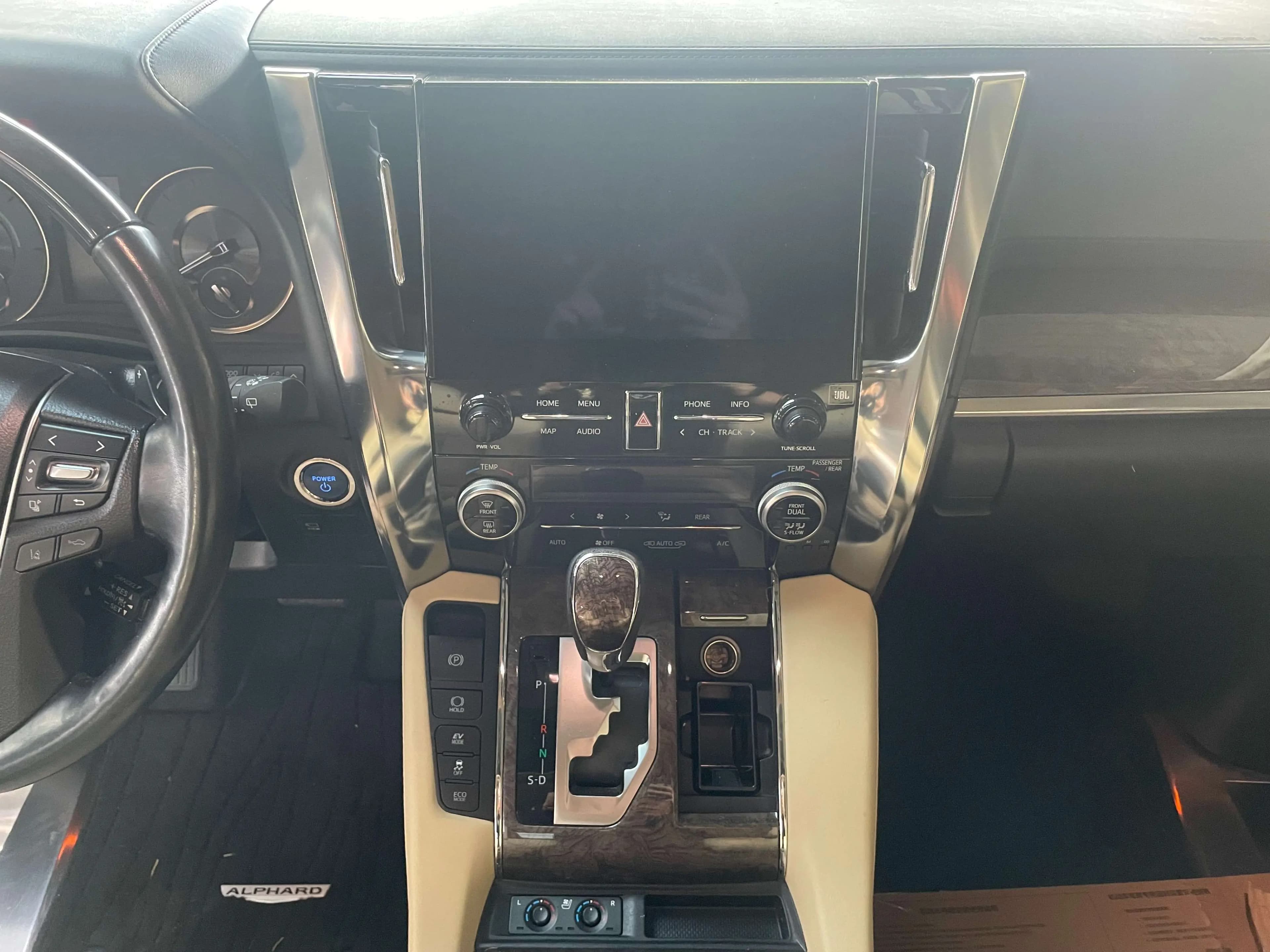 Toyota Alphard 2022 г. 68006 км. — фото 8