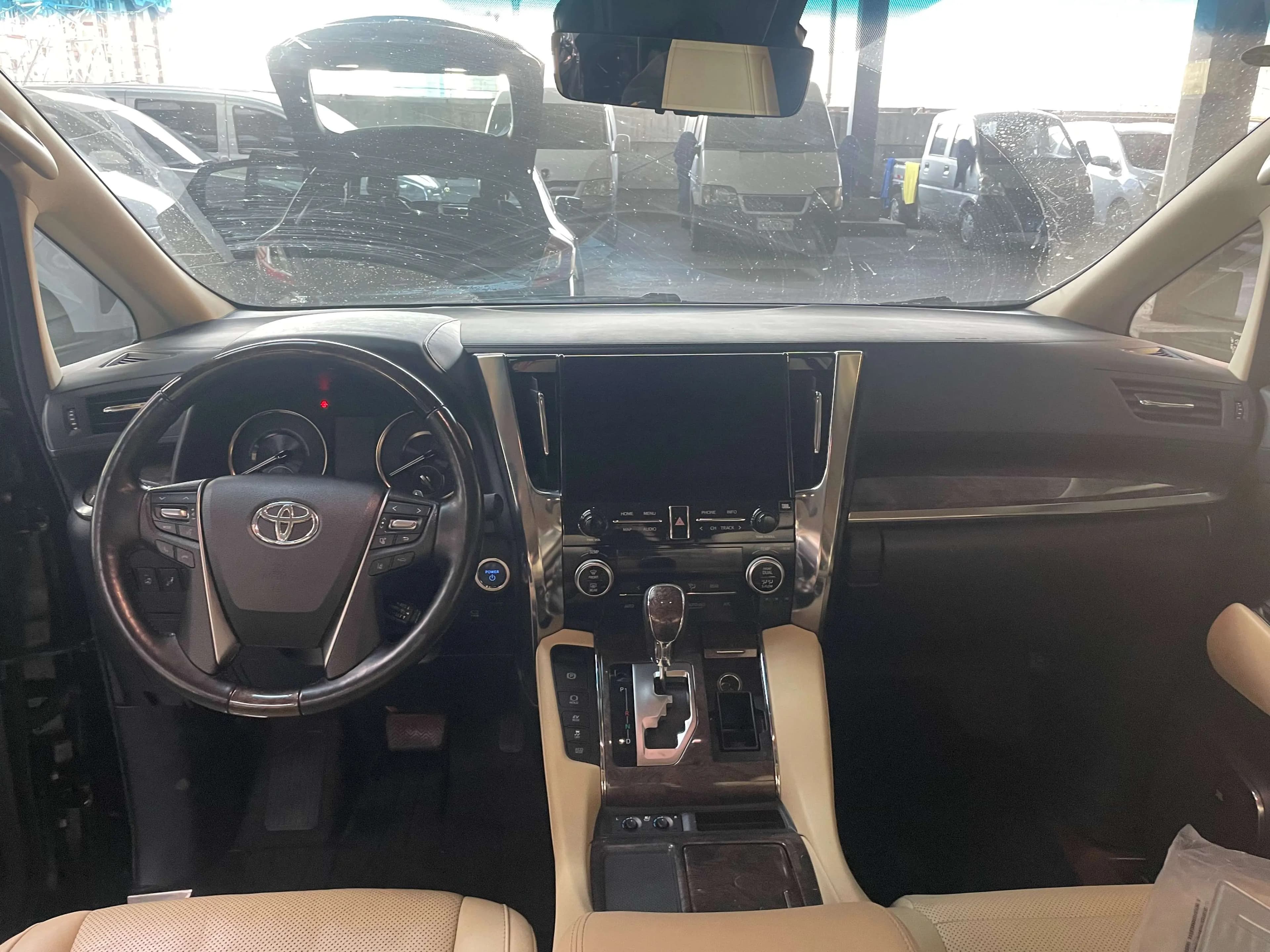 Toyota Alphard 2022 г. 68006 км. — фото 10