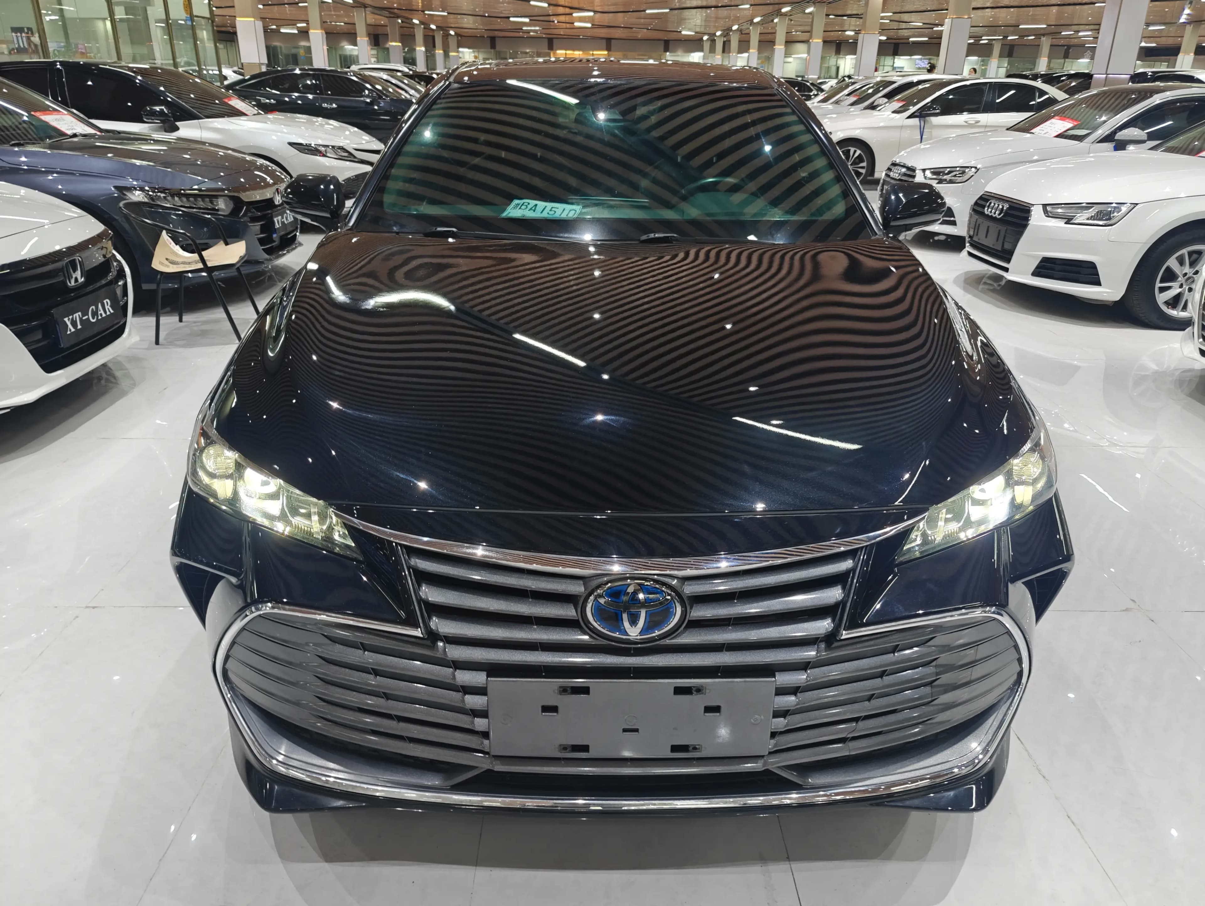 Toyota Avalon 2021 г. 68125 км. — фото 2