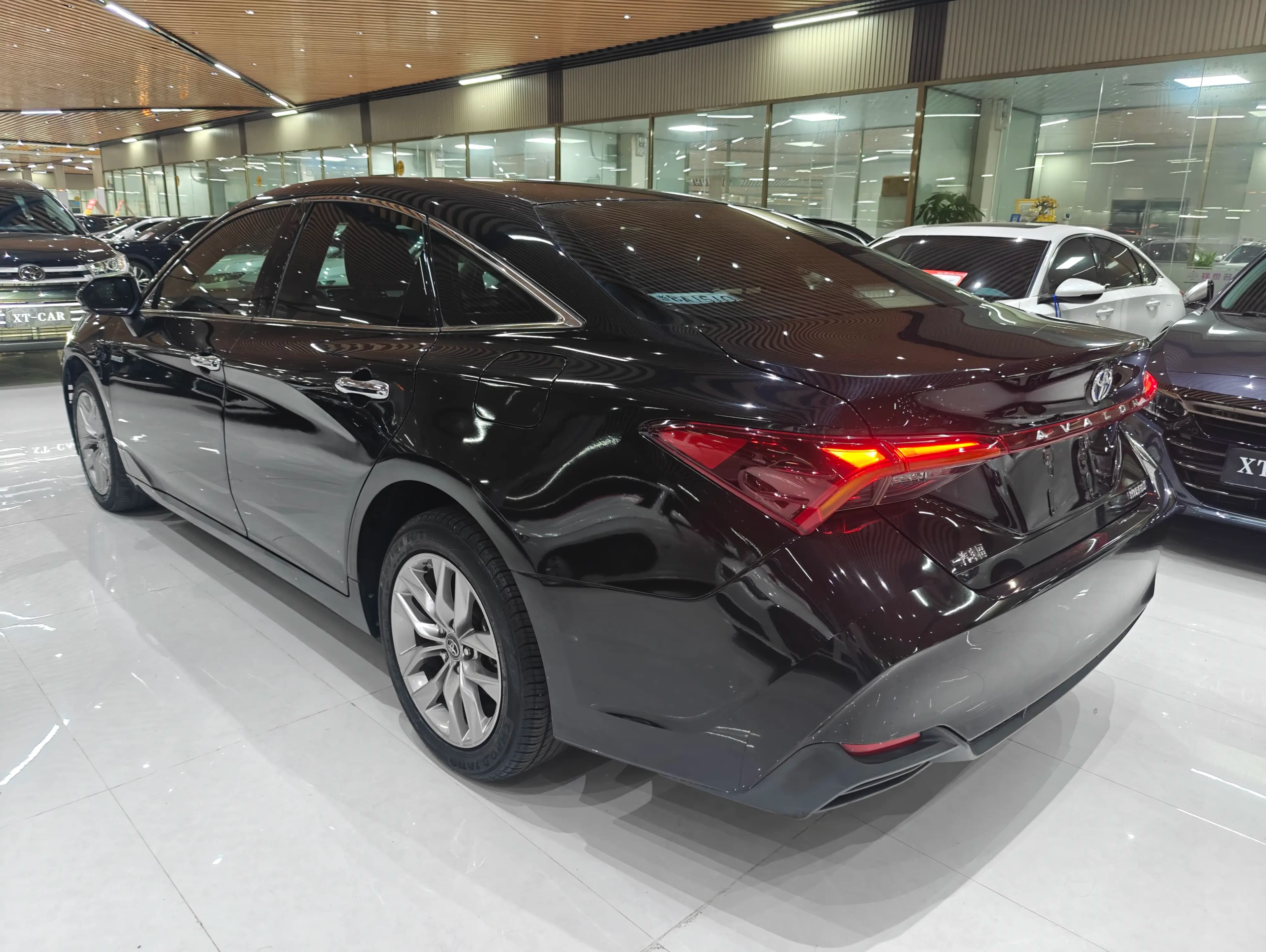 Toyota Avalon 2021 г. 68125 км. — фото 5